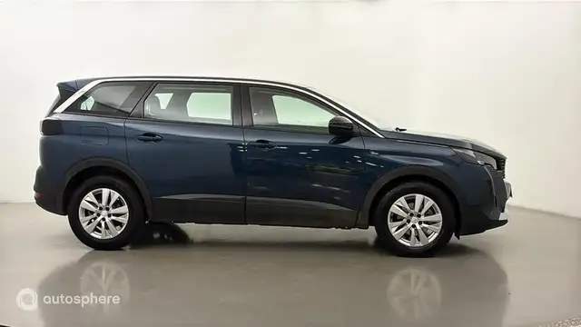 Peugeot 5008 view 4