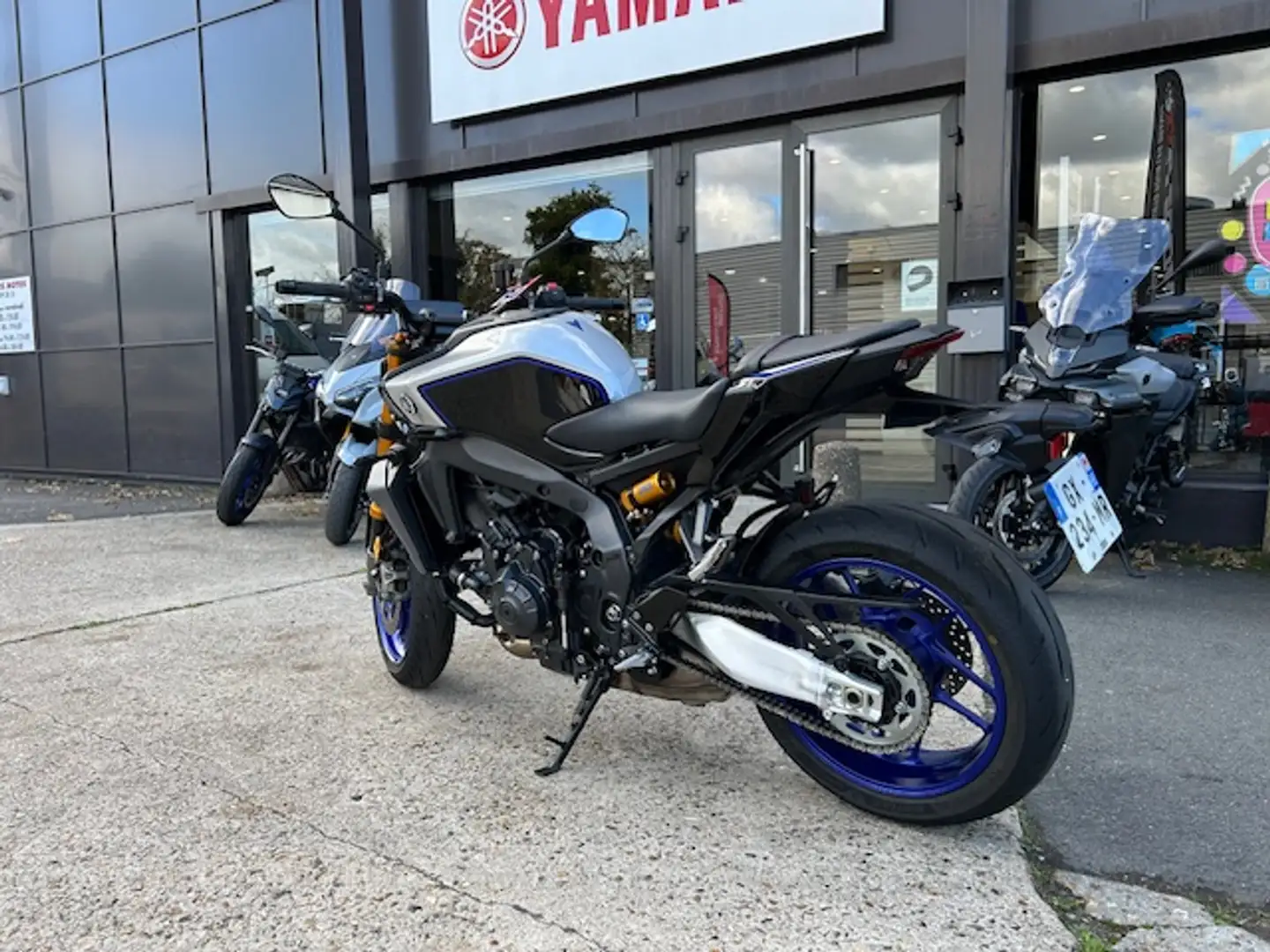 Yamaha MT-09 Argent - 2