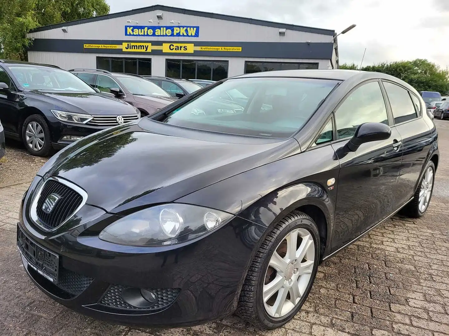 SEAT Leon 1.8 TSI Style Schwarz - 1