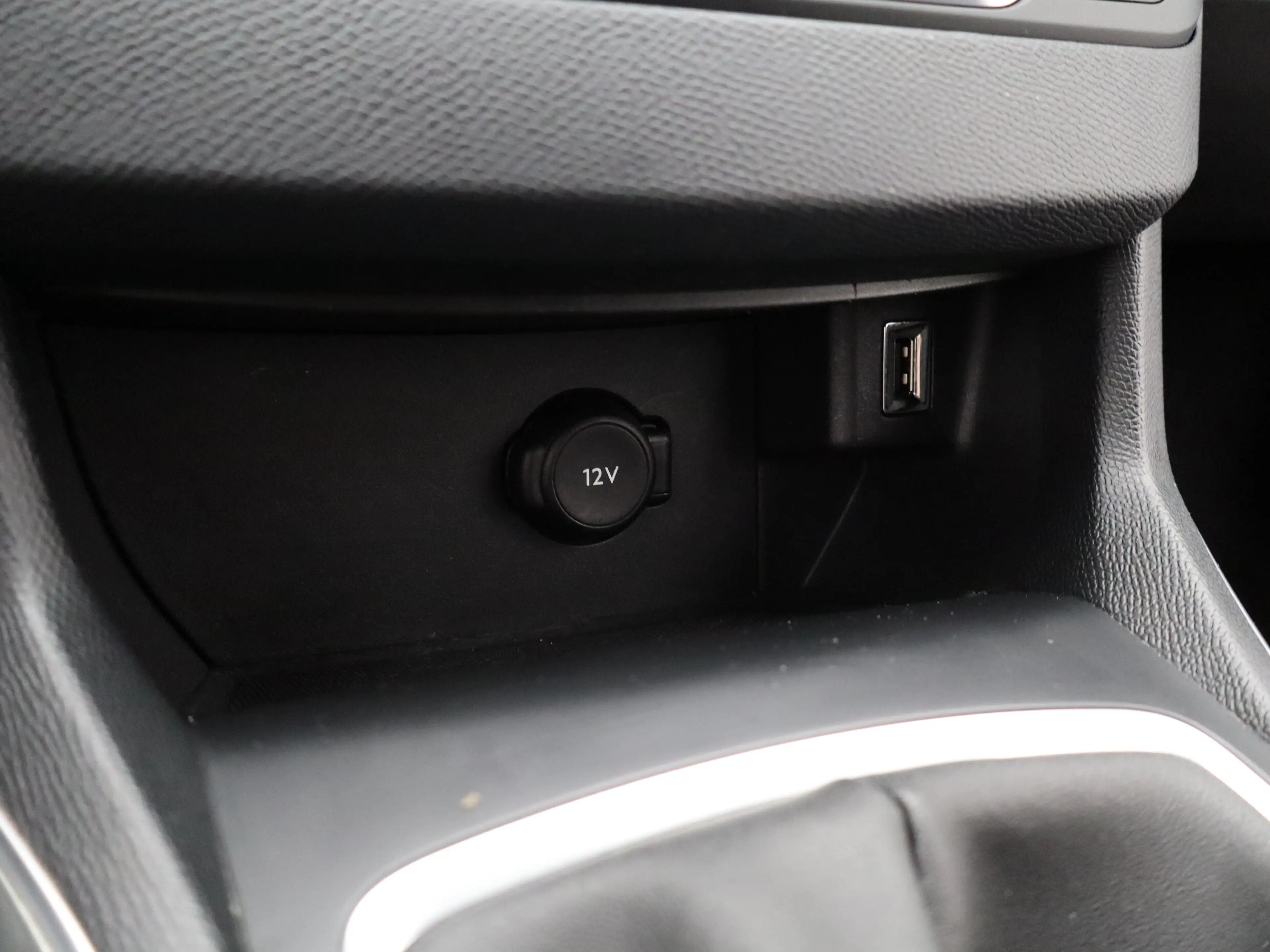 Peugeot 308 1.2 PureTech Allure | Navi | Cruise | Clima | Trek — photo 23