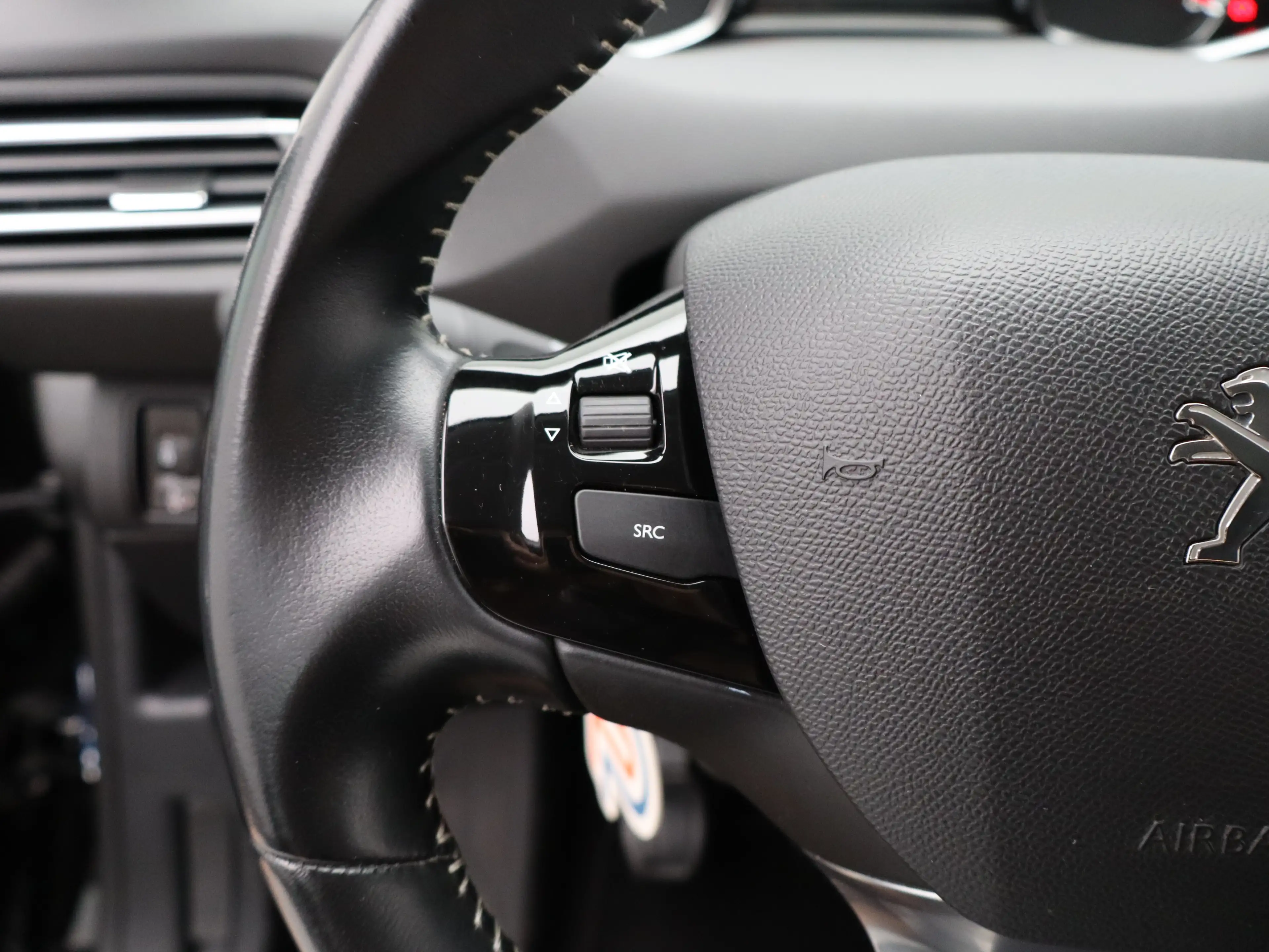 Peugeot 308 1.2 PureTech Allure | Navi | Cruise | Clima | Trek — photo 20