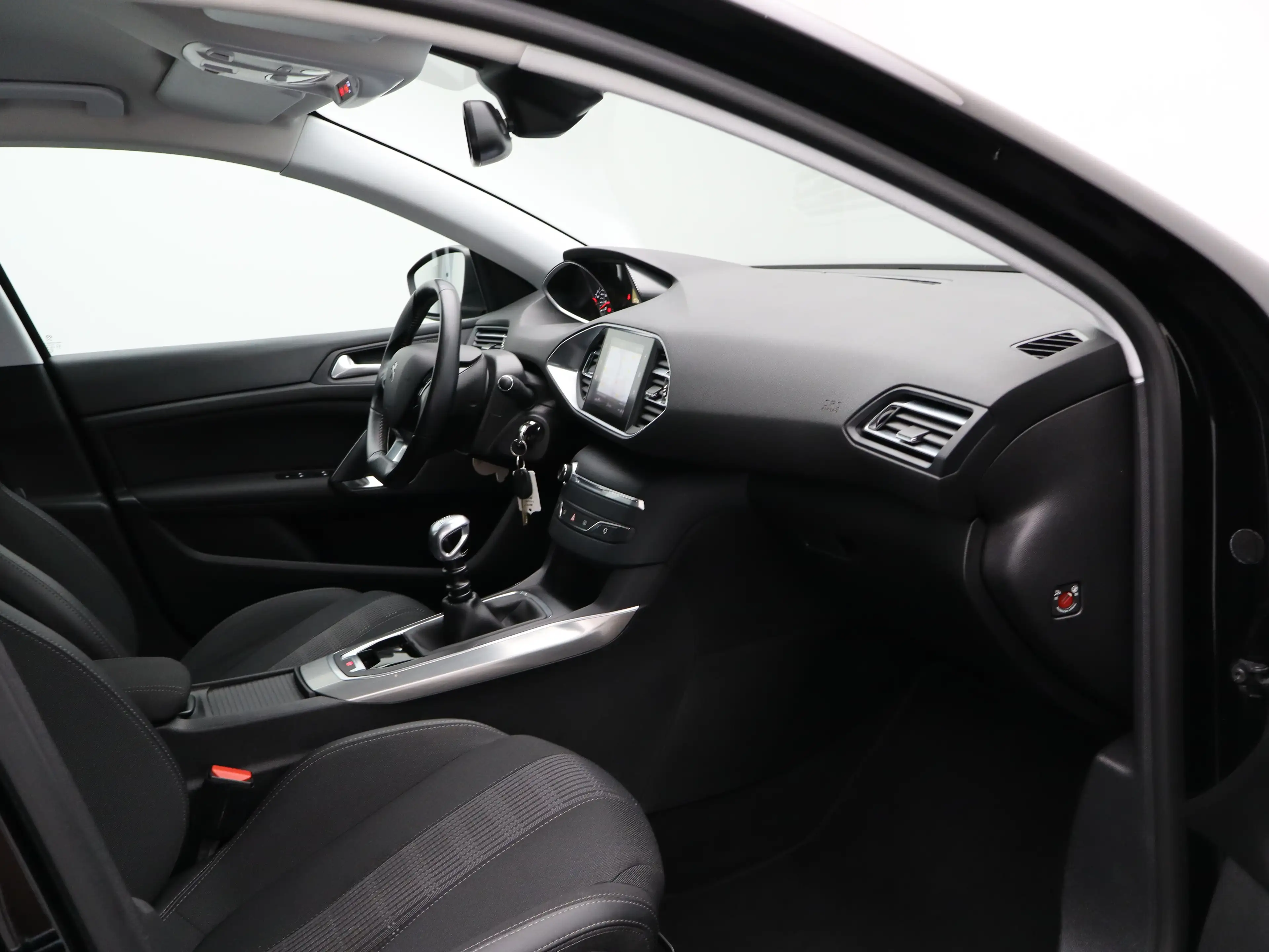 Peugeot 308 1.2 PureTech Allure | Navi | Cruise | Clima | Trek — photo 29