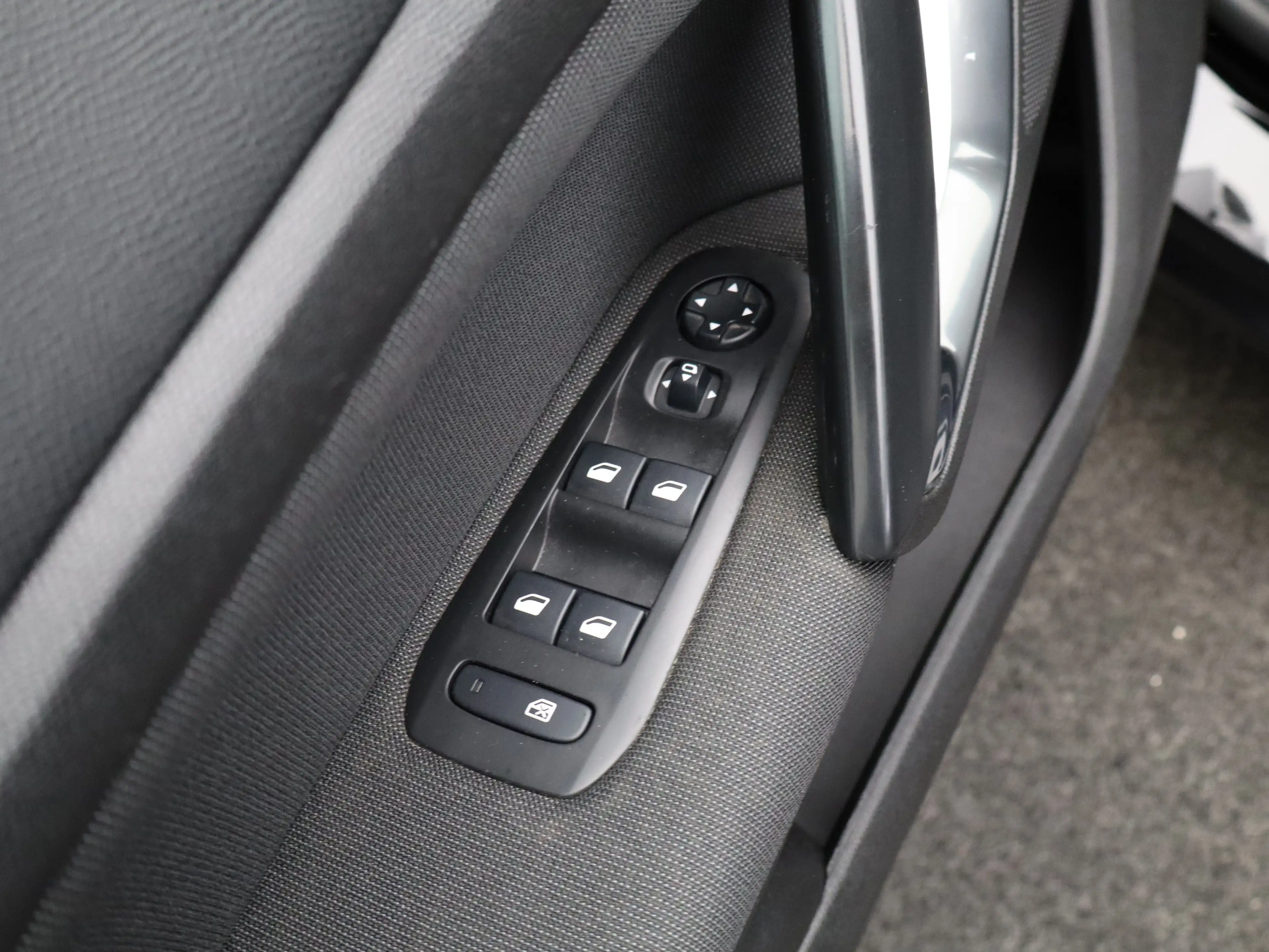Peugeot 308 1.2 PureTech Allure | Navi | Cruise | Clima | Trek — photo 26