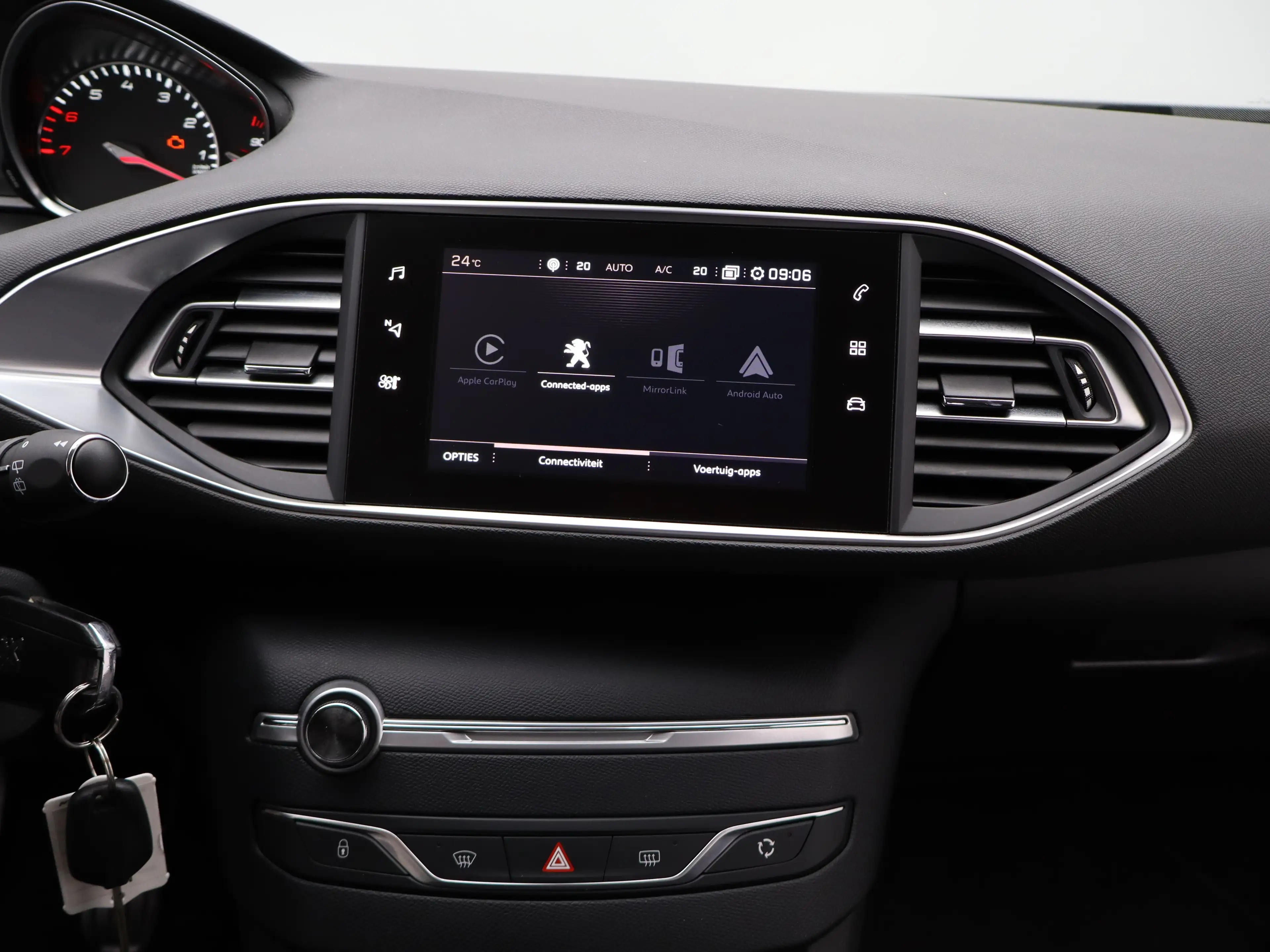 Peugeot 308 1.2 PureTech Allure | Navi | Cruise | Clima | Trek — photo 7