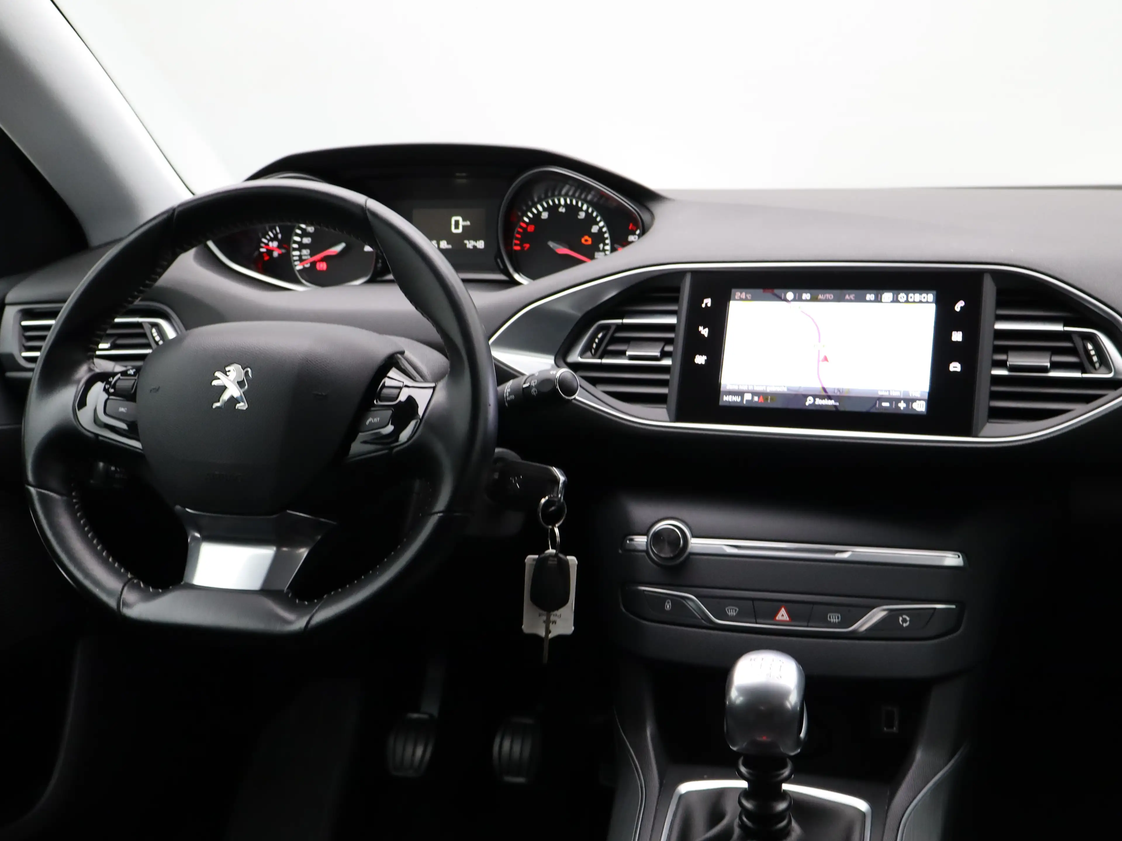 Peugeot 308 1.2 PureTech Allure | Navi | Cruise | Clima | Trek — photo 30