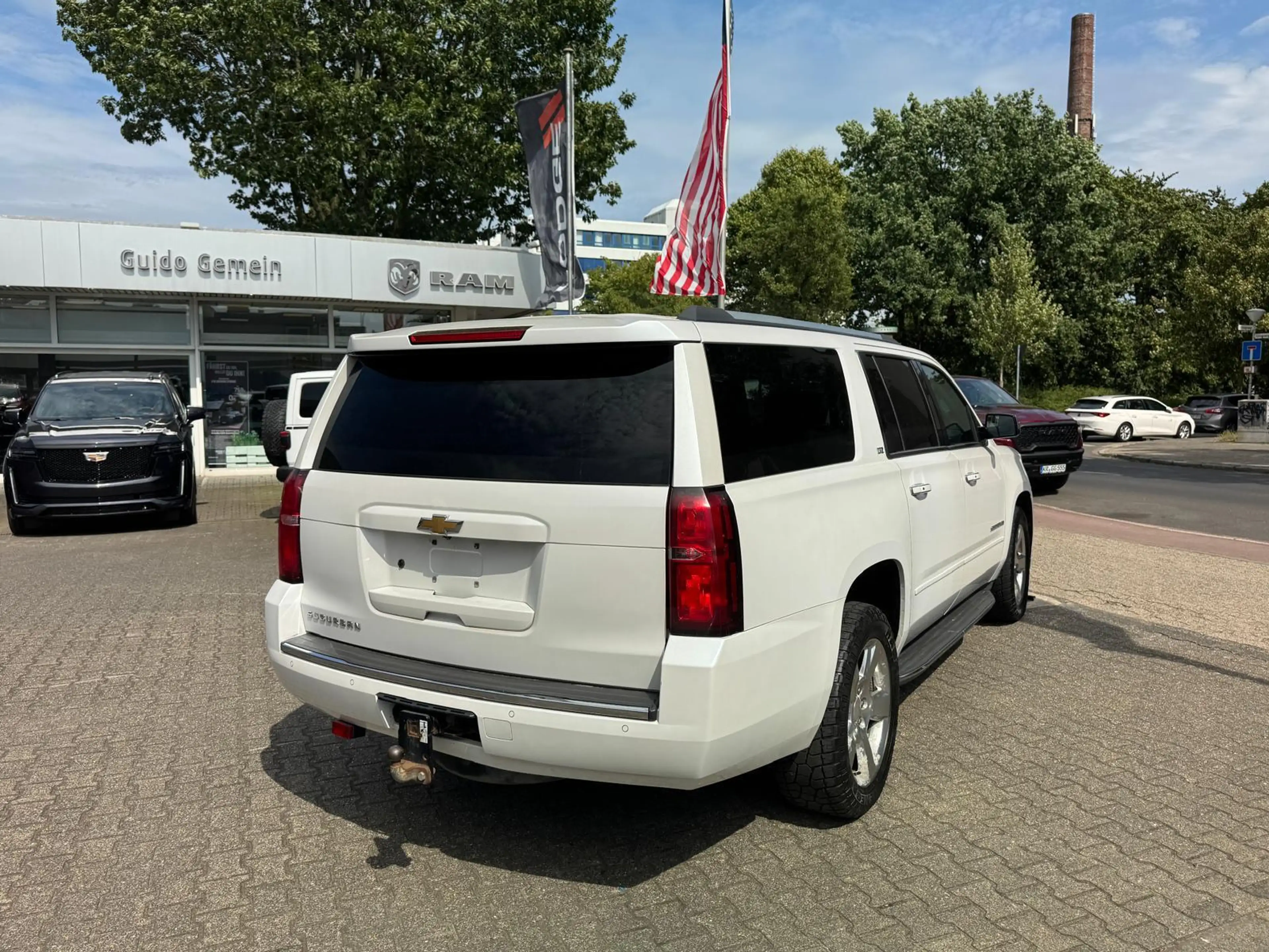 Chevrolet Suburban 5.3 V8 LTZ + LPG — photo 12