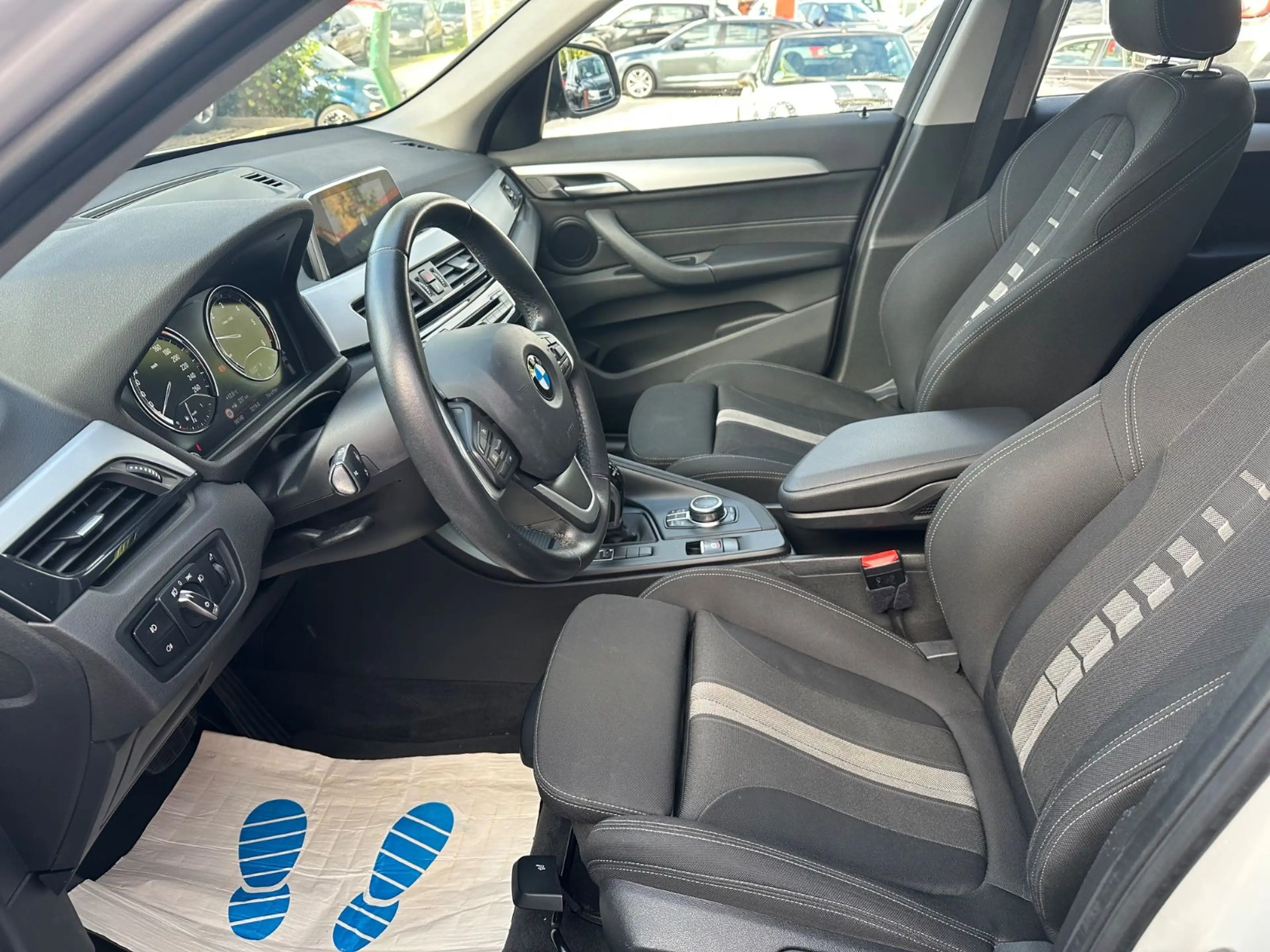 BMW X1 sDrive 18 d Advantage/NAVI/SHZ/TEMP/LED/2HD — photo 10