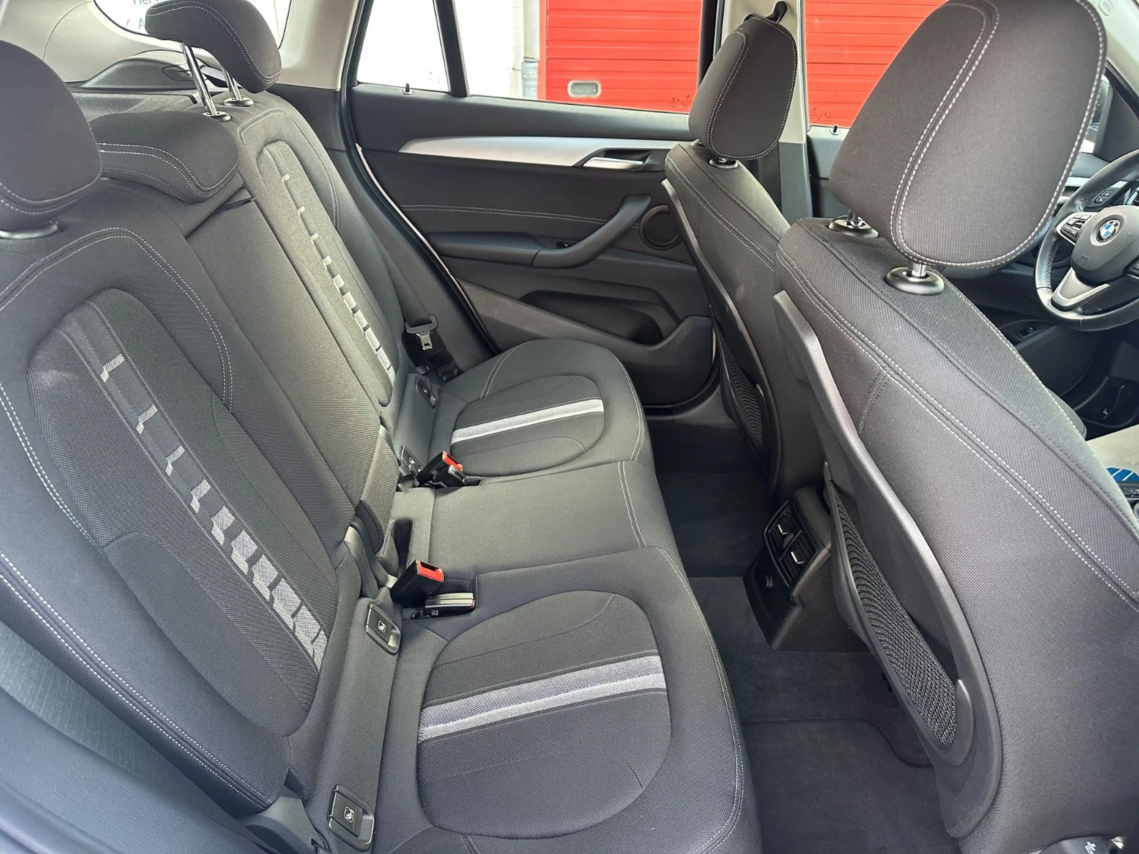 BMW X1 sDrive 18 d Advantage/NAVI/SHZ/TEMP/LED/2HD — photo 15