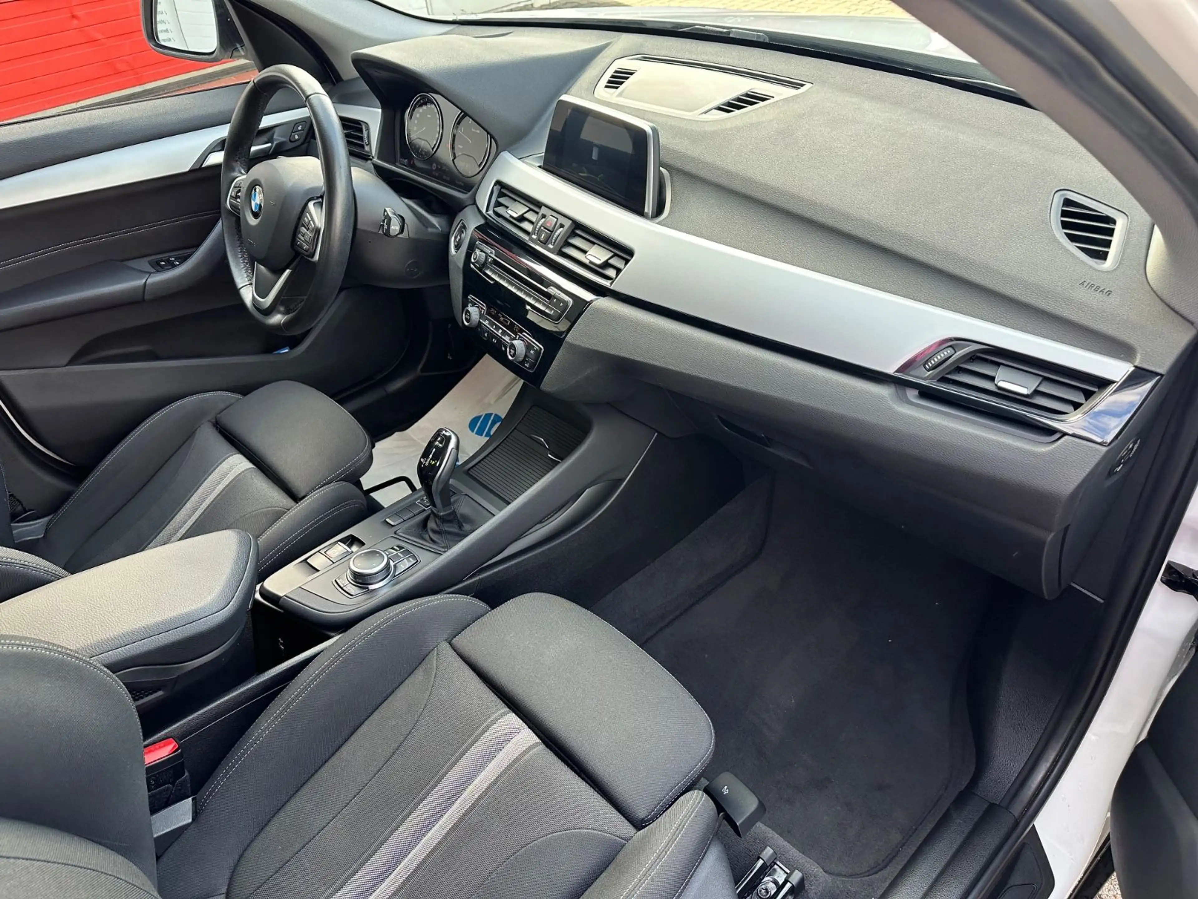 BMW X1 sDrive 18 d Advantage/NAVI/SHZ/TEMP/LED/2HD — photo 13
