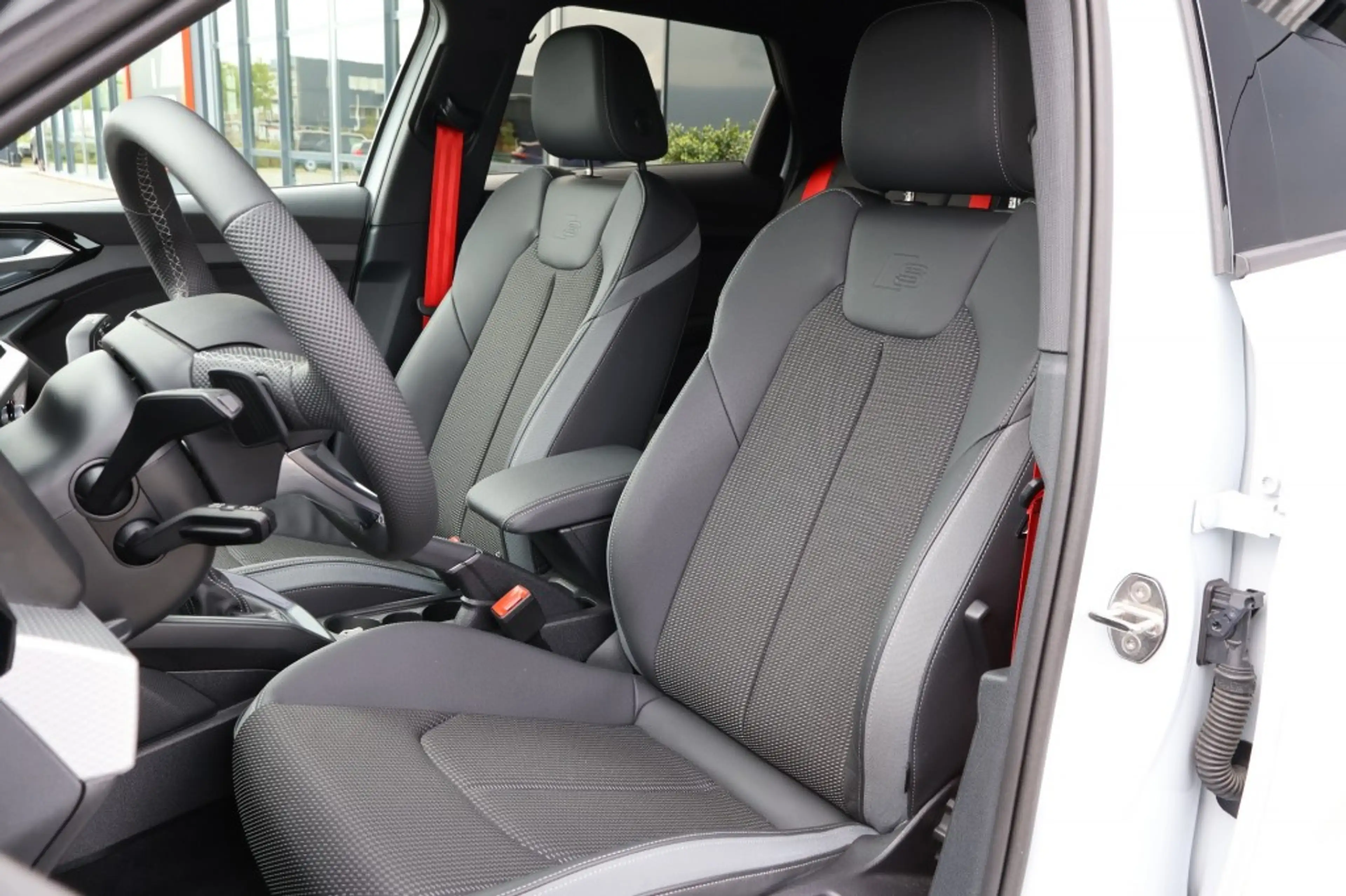 Audi A1 Sportback 35 TFSI S-tronic 150pk S-line Navi / PDC — photo 4