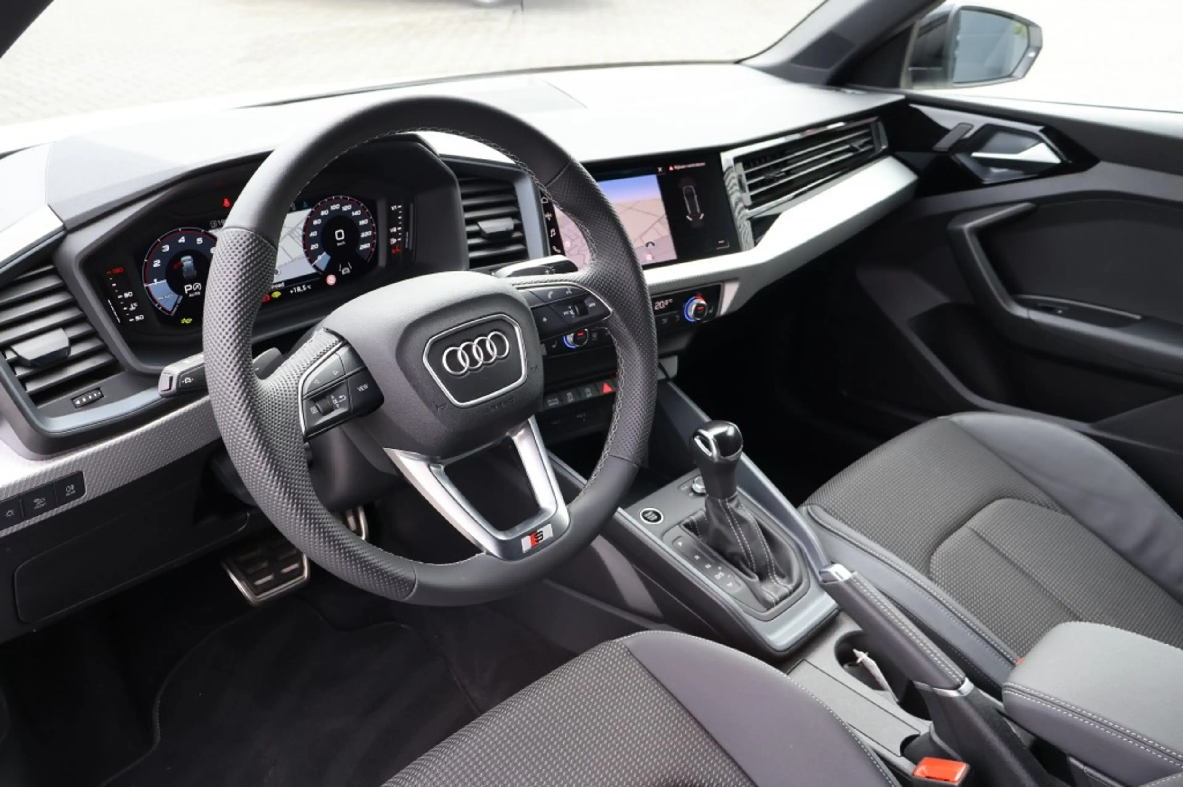 Audi A1 Sportback 35 TFSI S-tronic 150pk S-line Navi / PDC — photo 24