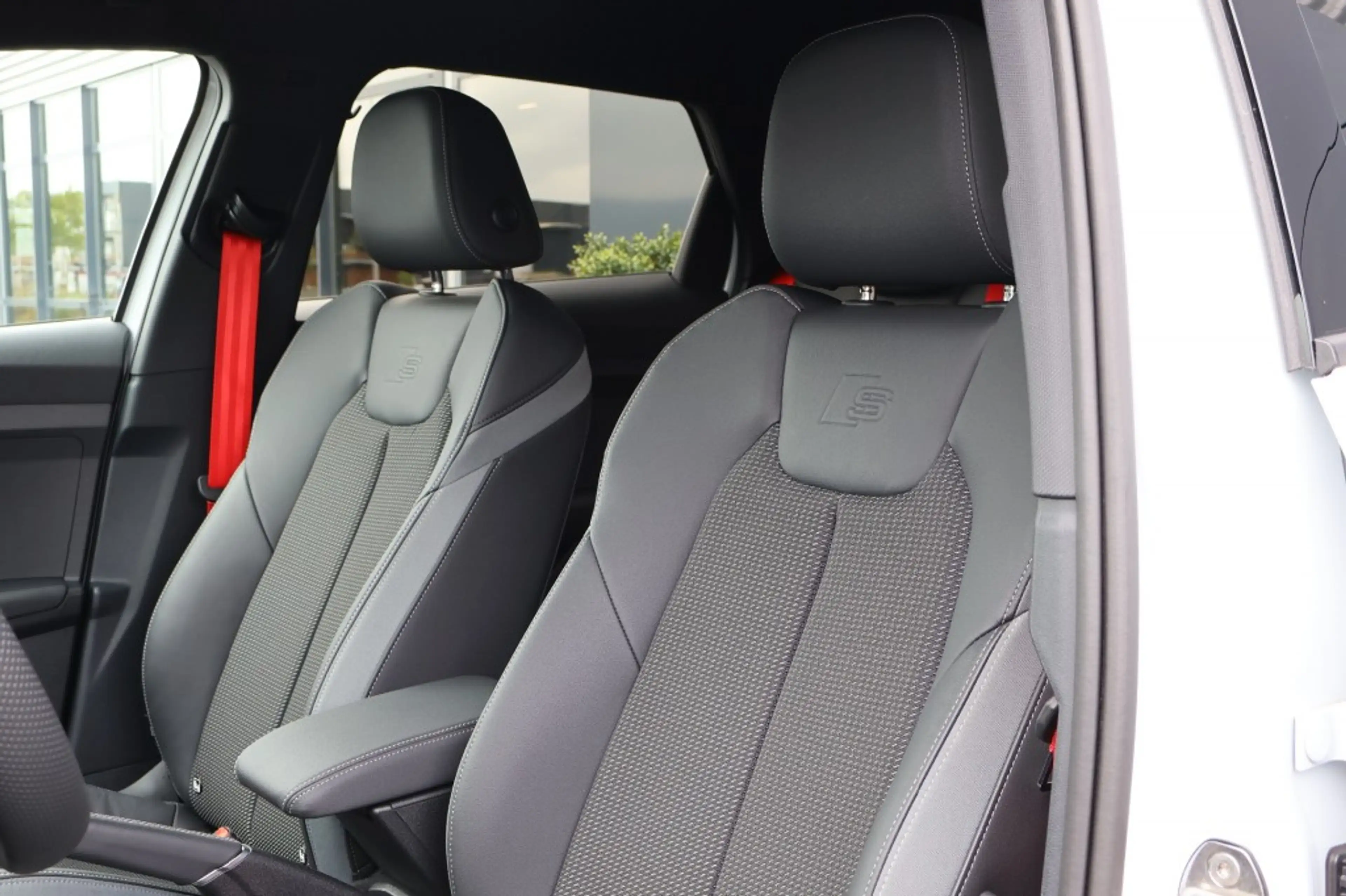 Audi A1 Sportback 35 TFSI S-tronic 150pk S-line Navi / PDC — photo 25