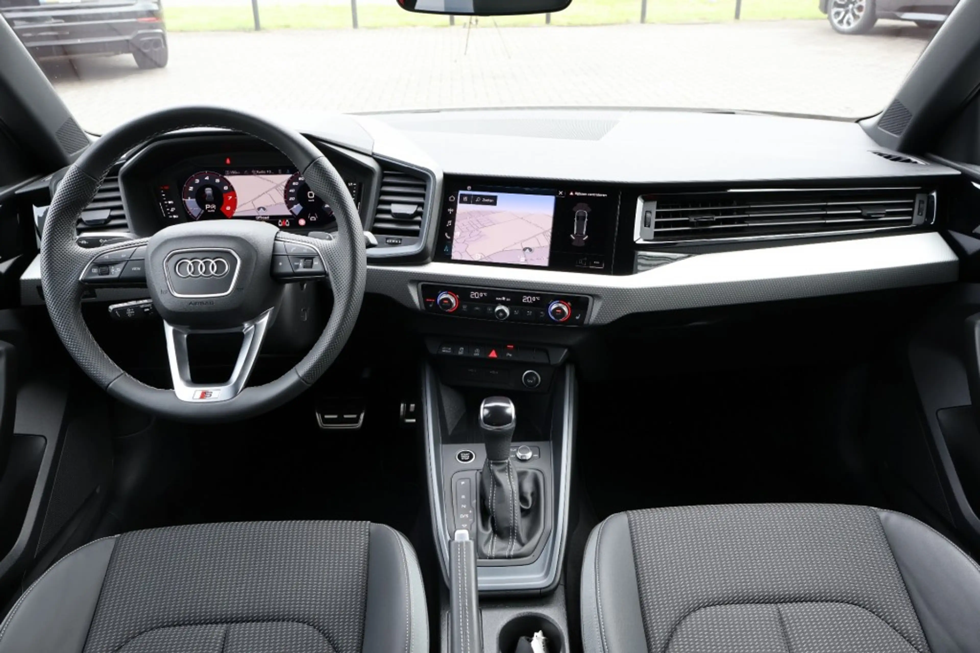 Audi A1 Sportback 35 TFSI S-tronic 150pk S-line Navi / PDC — photo 3