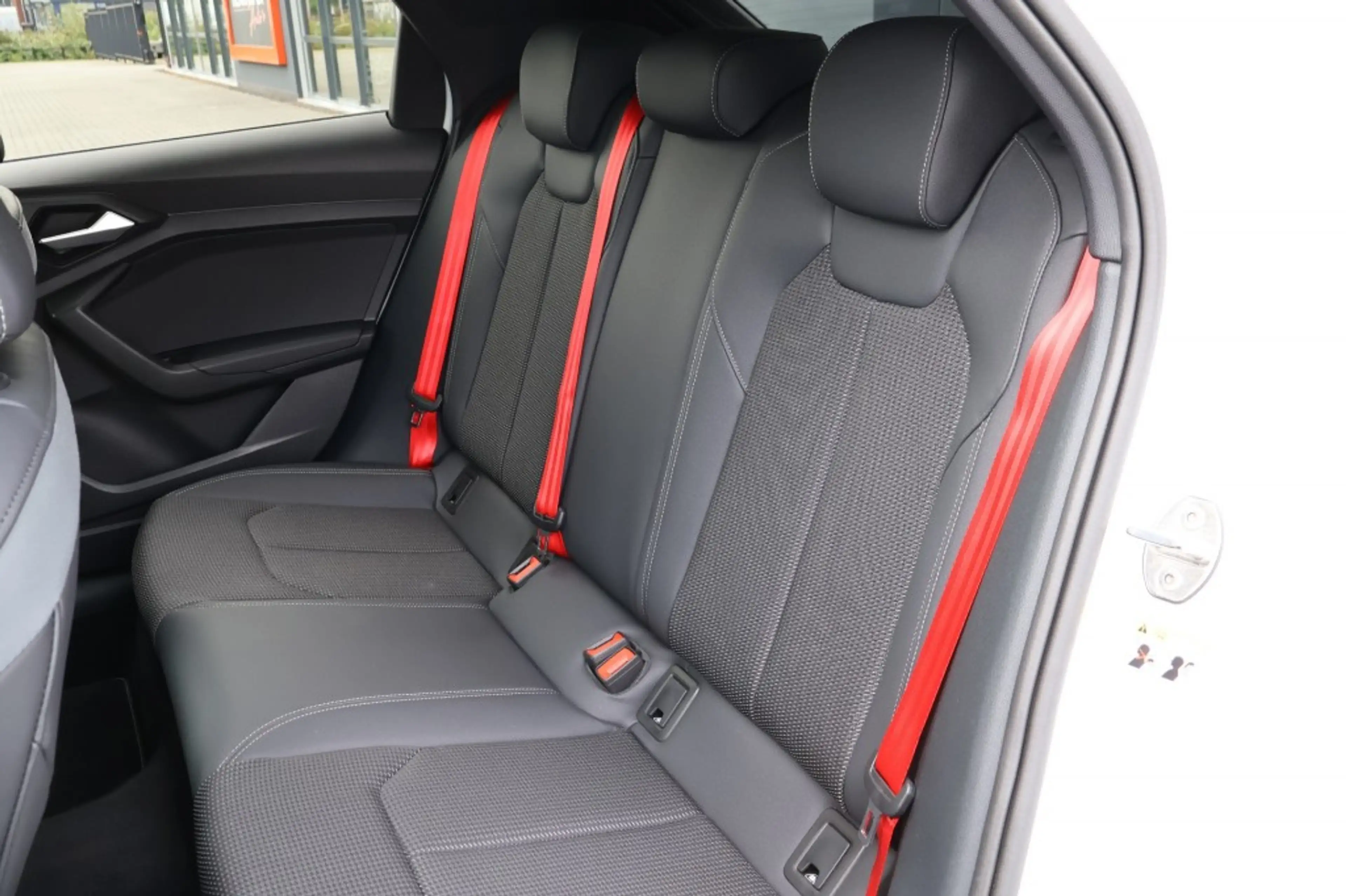 Audi A1 Sportback 35 TFSI S-tronic 150pk S-line Navi / PDC — photo 28