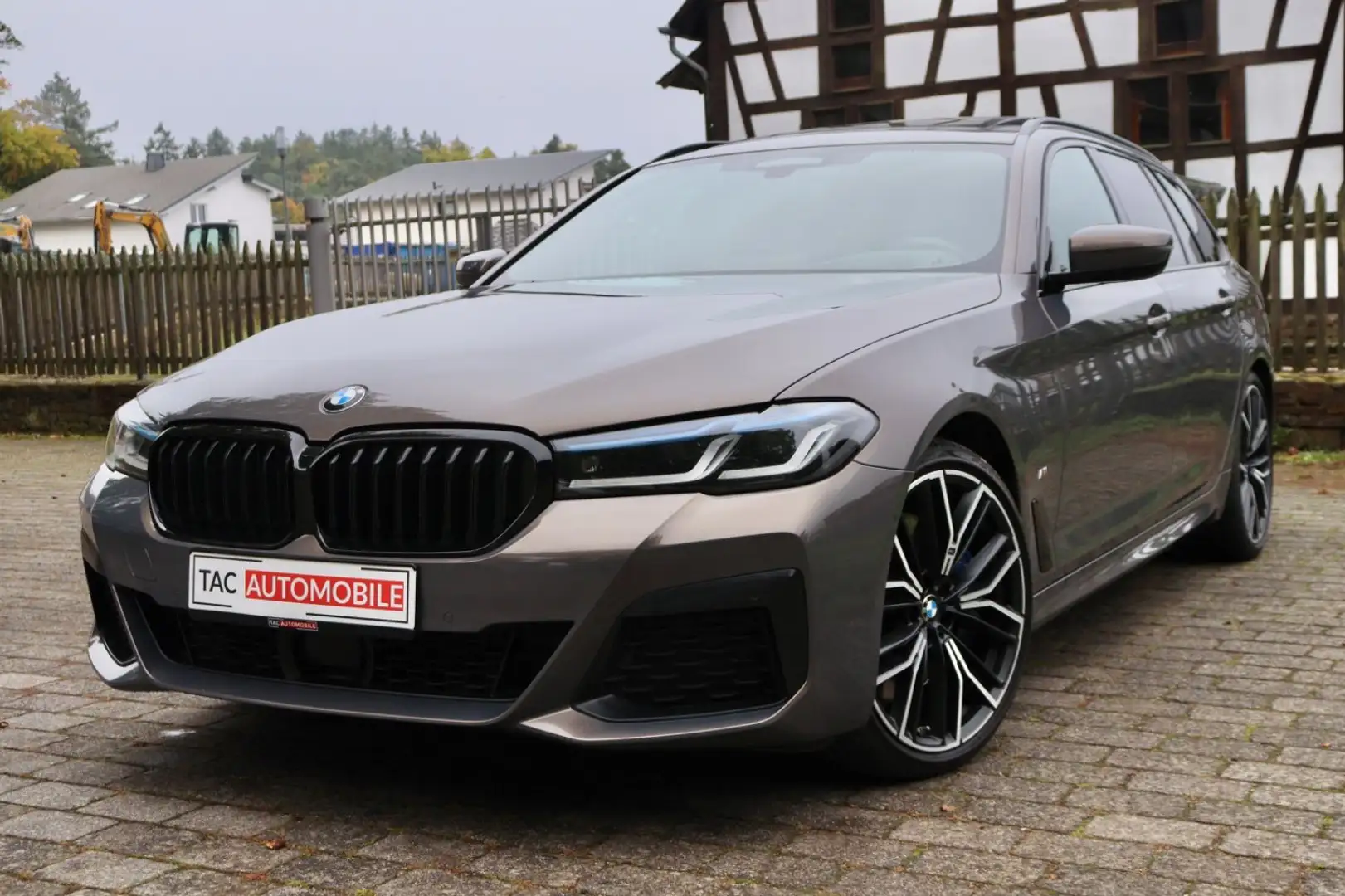 BMW 540 XD M Sport PRO PANO LASER STANDHEIZ AHK Gris - 2
