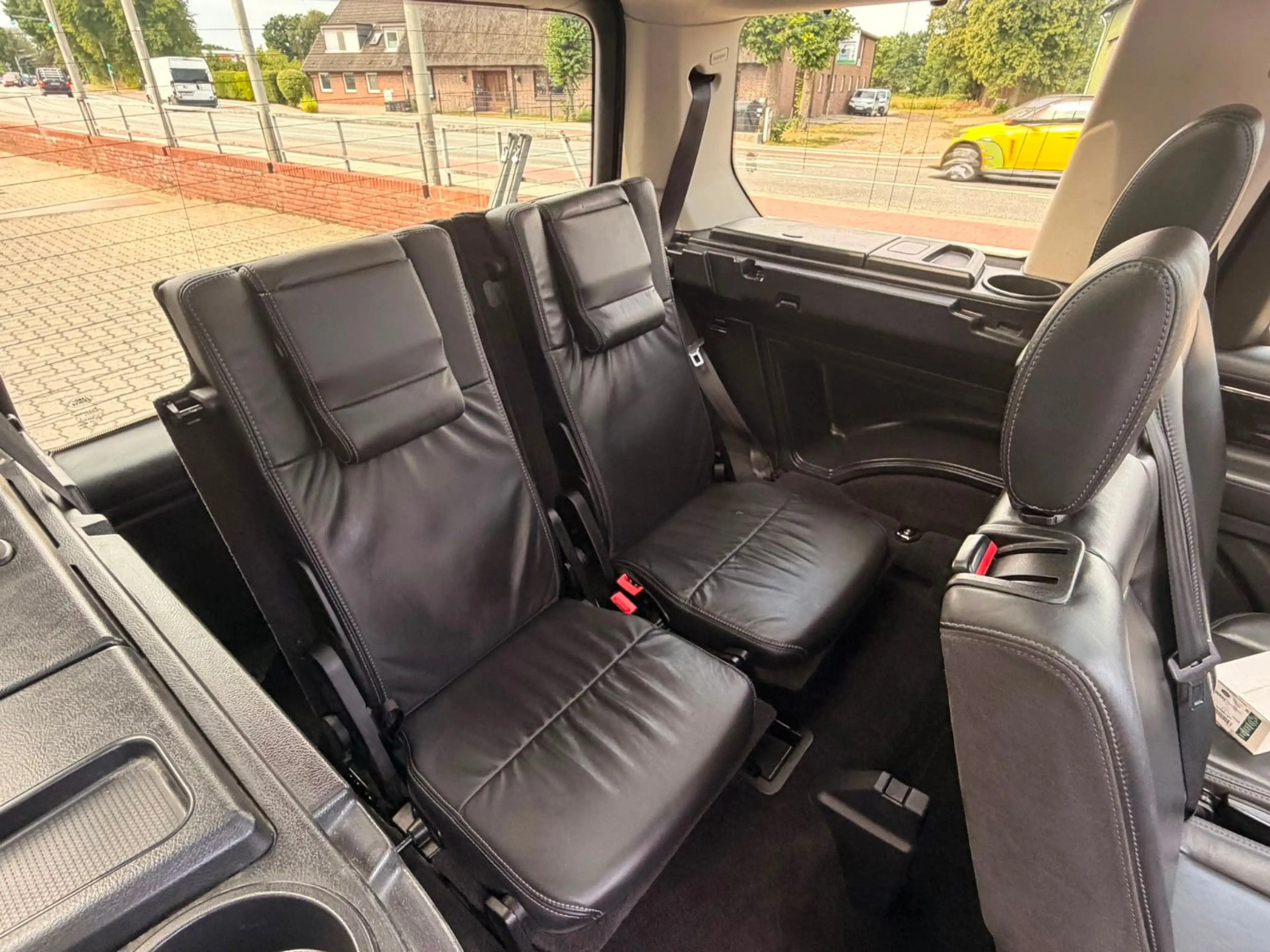 Land Rover Discovery 4 SDV6 Landmark — photo 10