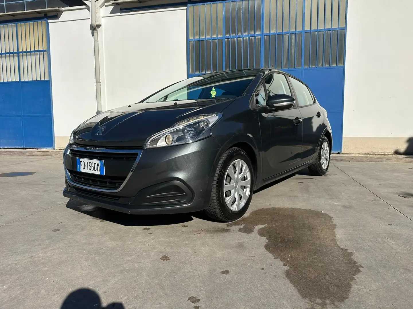 Peugeot 208 208 5p 1.6 bluehdi Active 75cv Gris - 1