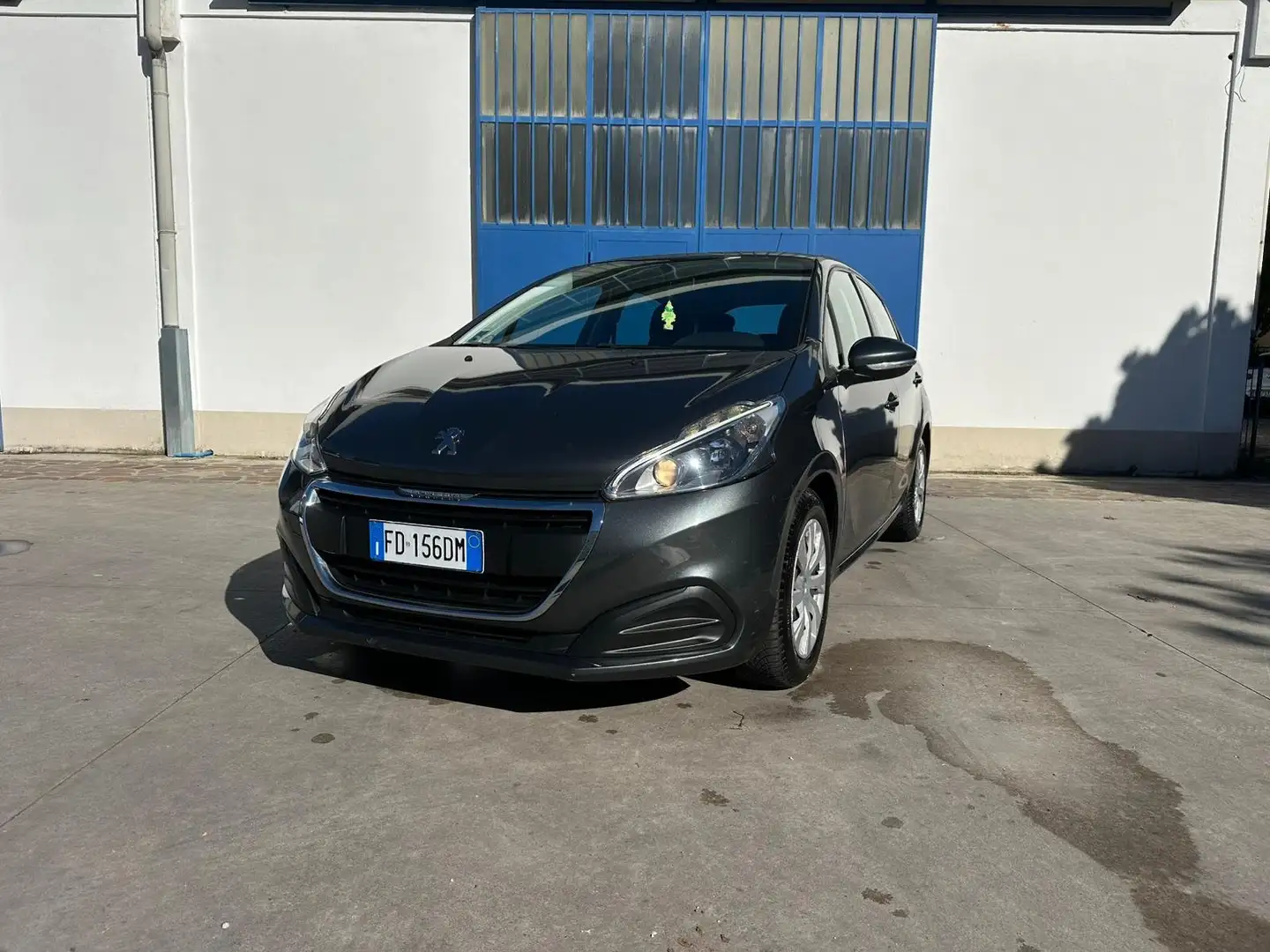 Peugeot 208 208 5p 1.6 bluehdi Active 75cv Gris - 2