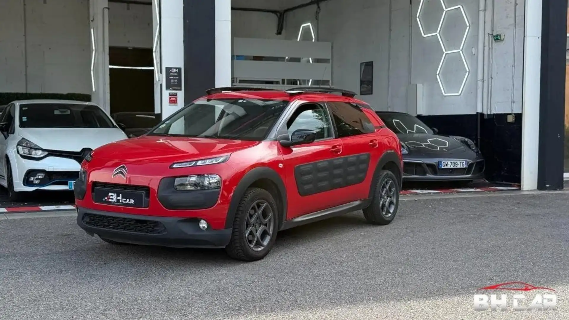 Citroen C4 Cactus 1.6 BLUEHDI 100cv SHINE START-STOP Rouge - 1