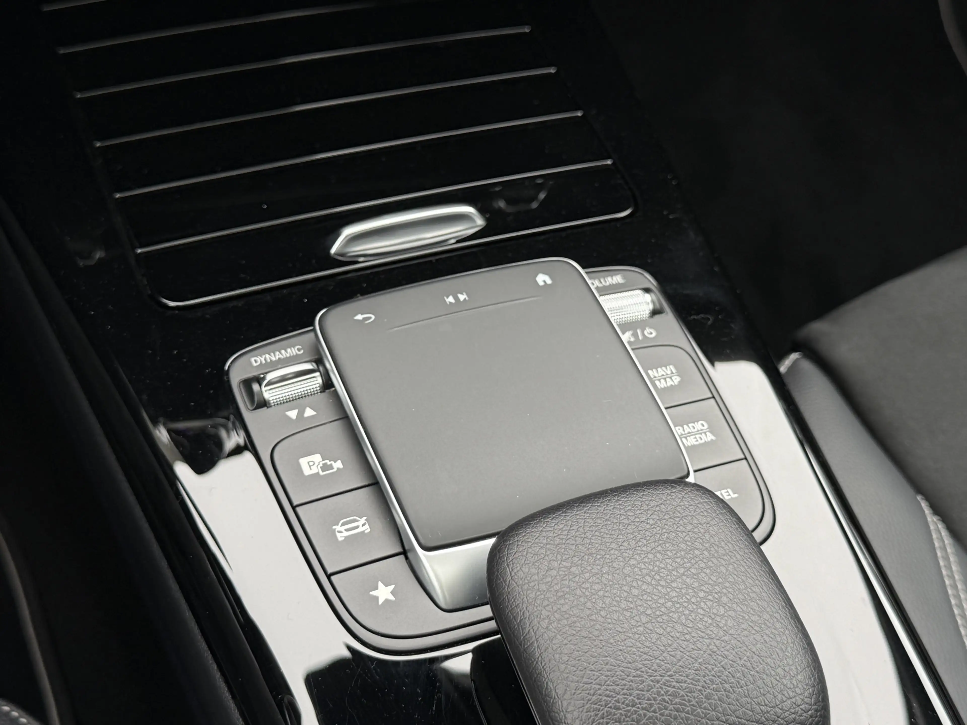 Mercedes-Benz CLA 250 Shooting Brake e Business Solution AMG | Pano | Am — photo 25