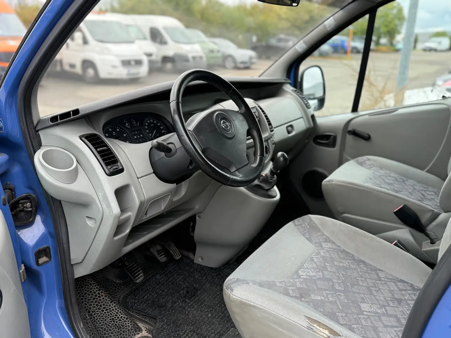 Opel Vivaro Kombi L1H1 2,7t Blau - 2