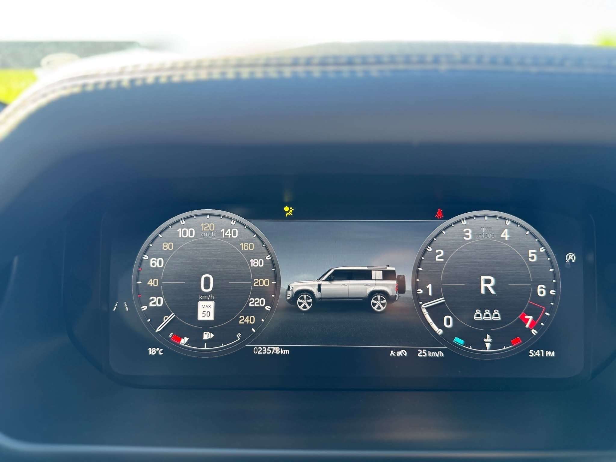 2025 Land Rover Defender 110 P300 S thumb 11