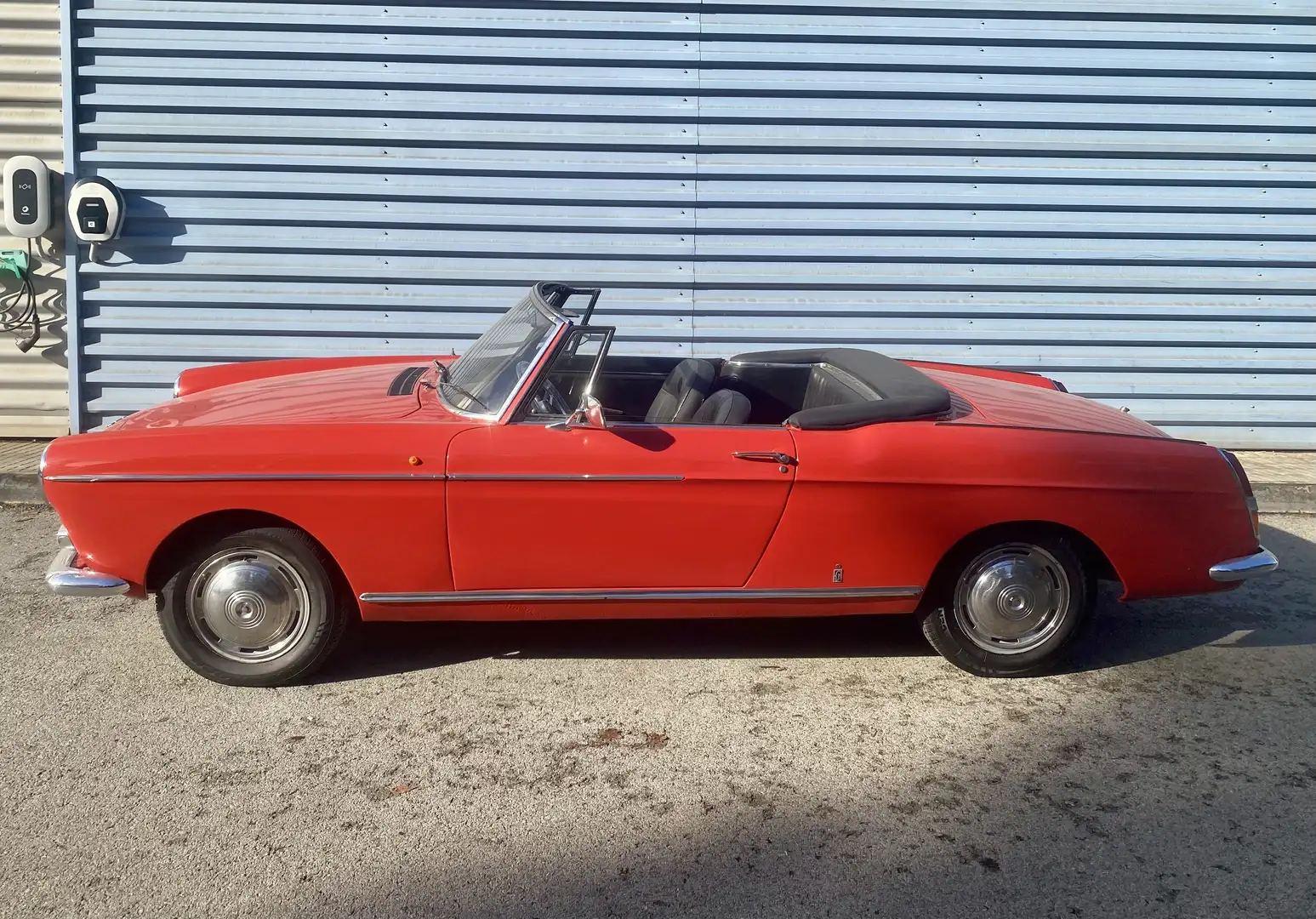 Peugeot 404 Cabriolet Rojo - 1