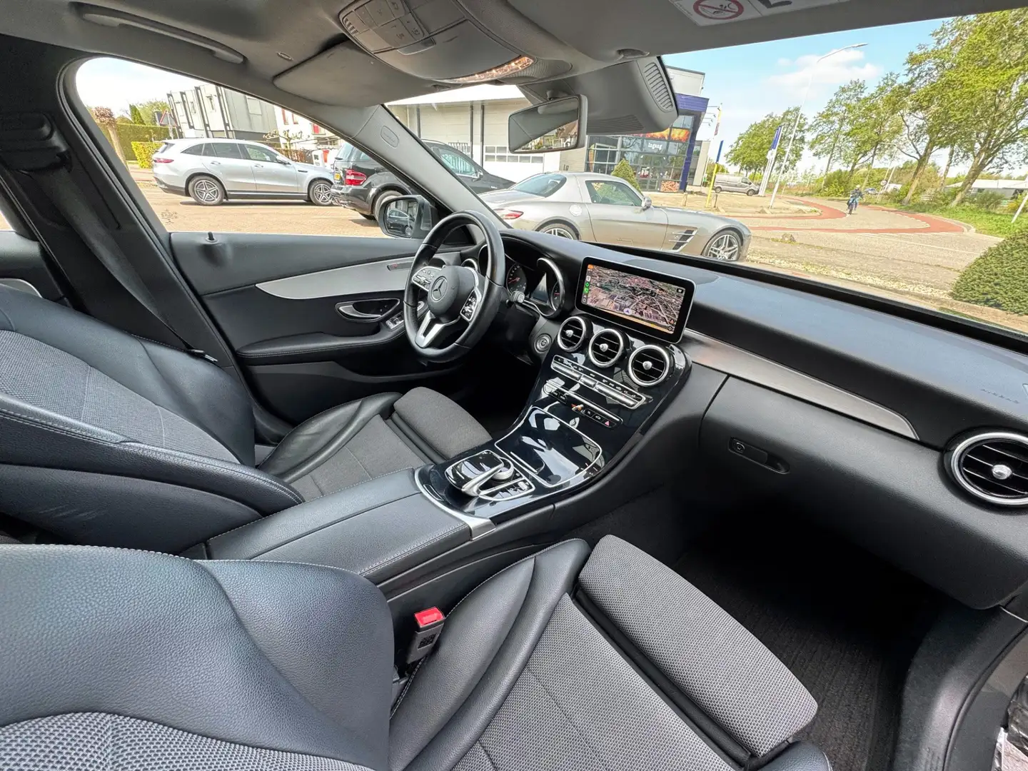 Mercedes-Benz C 180 Estate Panoramadak Multibeam 19 inch AMG Camera Sf Grijs - 2