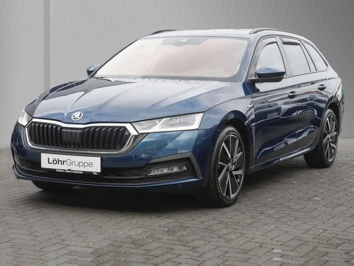 Skoda Octavia Combi 2.0 TDI DSG Clever AHK/RFK/Navi Blau - 2