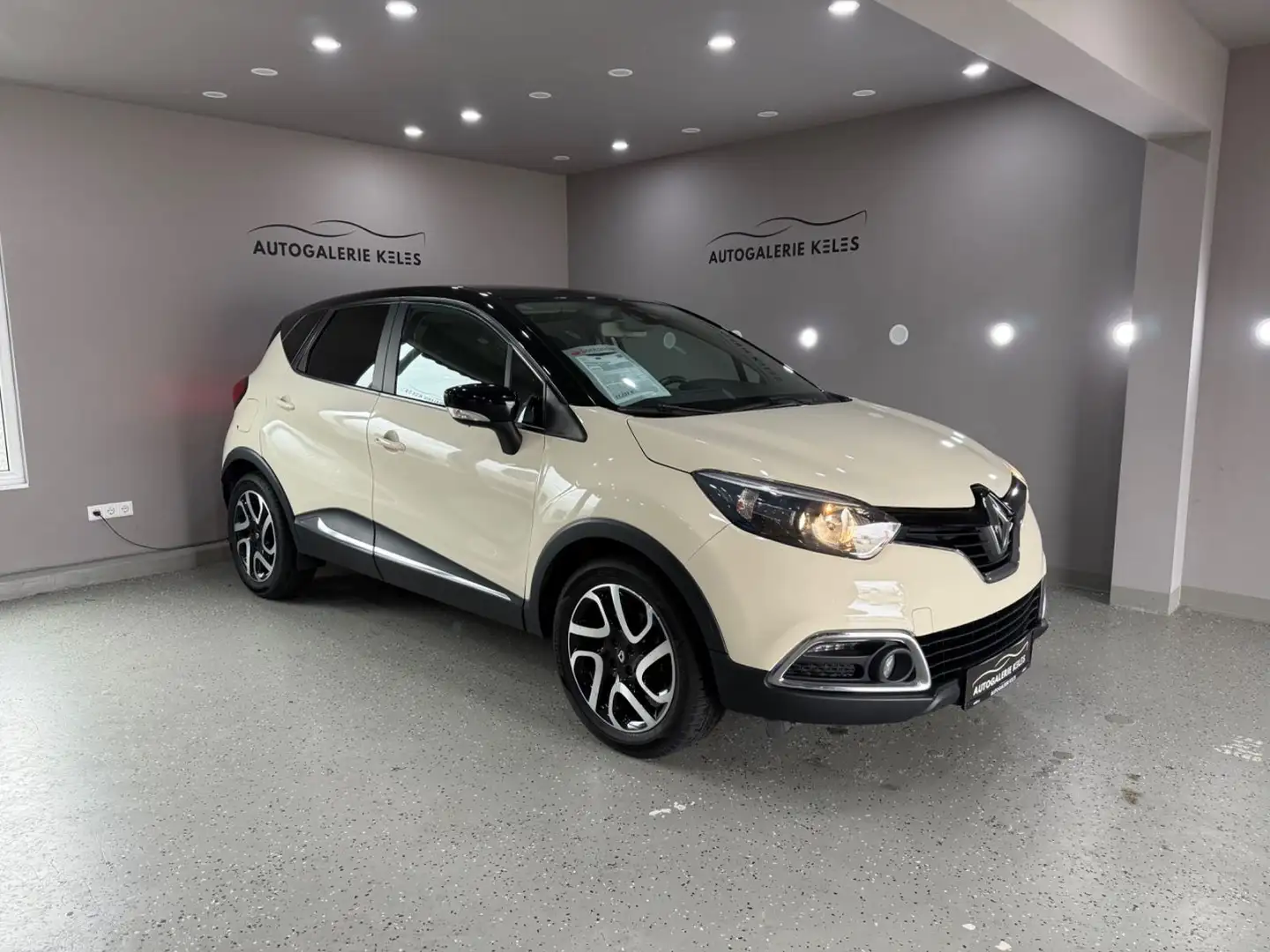 Renault Captur Luxe Autom. NAVI*PDC*SHZ*EURO6 Nero - 1