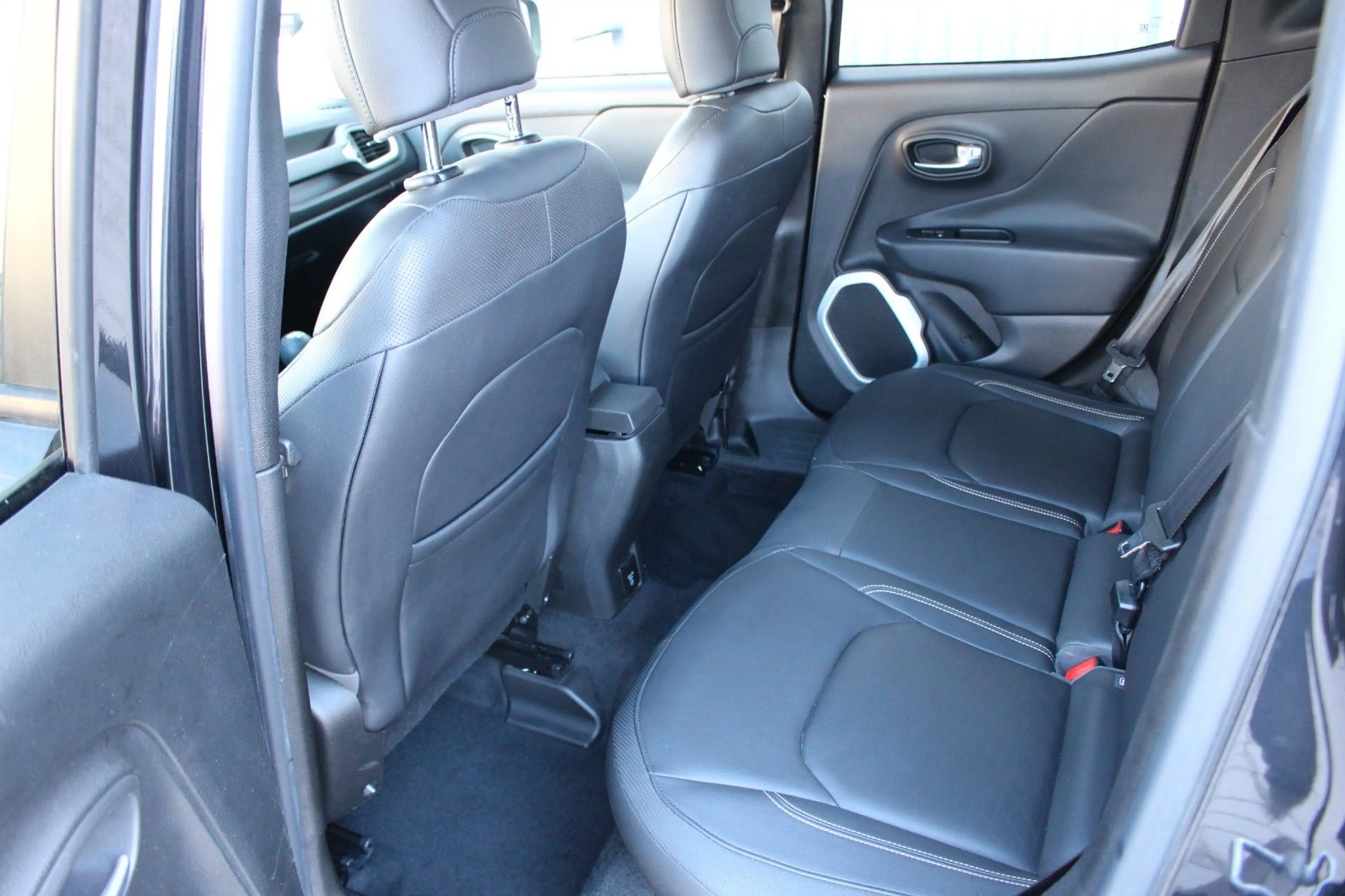 Jeep Renegade 1.4 MultiAir Limited FWD+ACC+Leder — photo 12