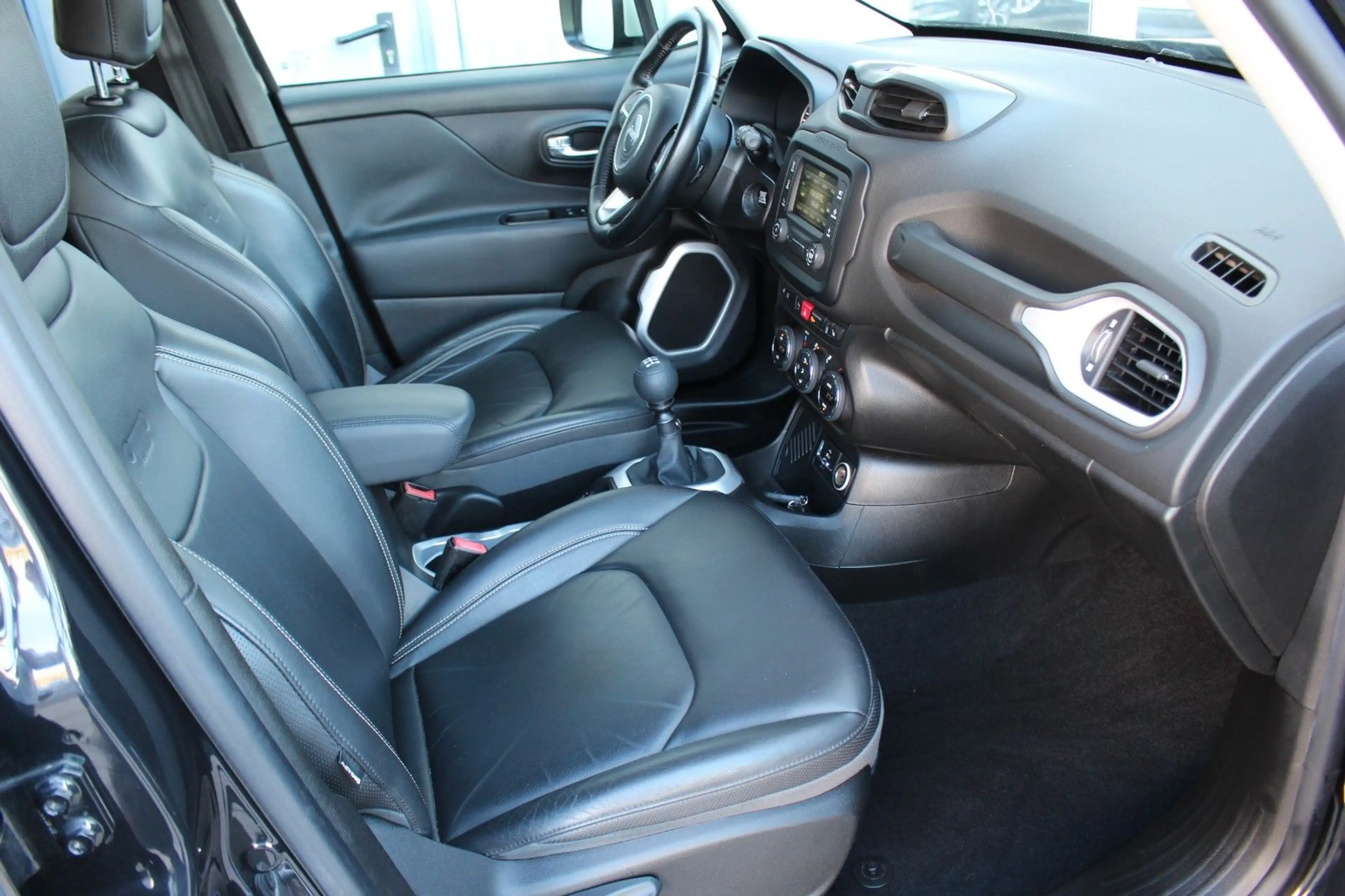 Jeep Renegade 1.4 MultiAir Limited FWD+ACC+Leder — photo 15