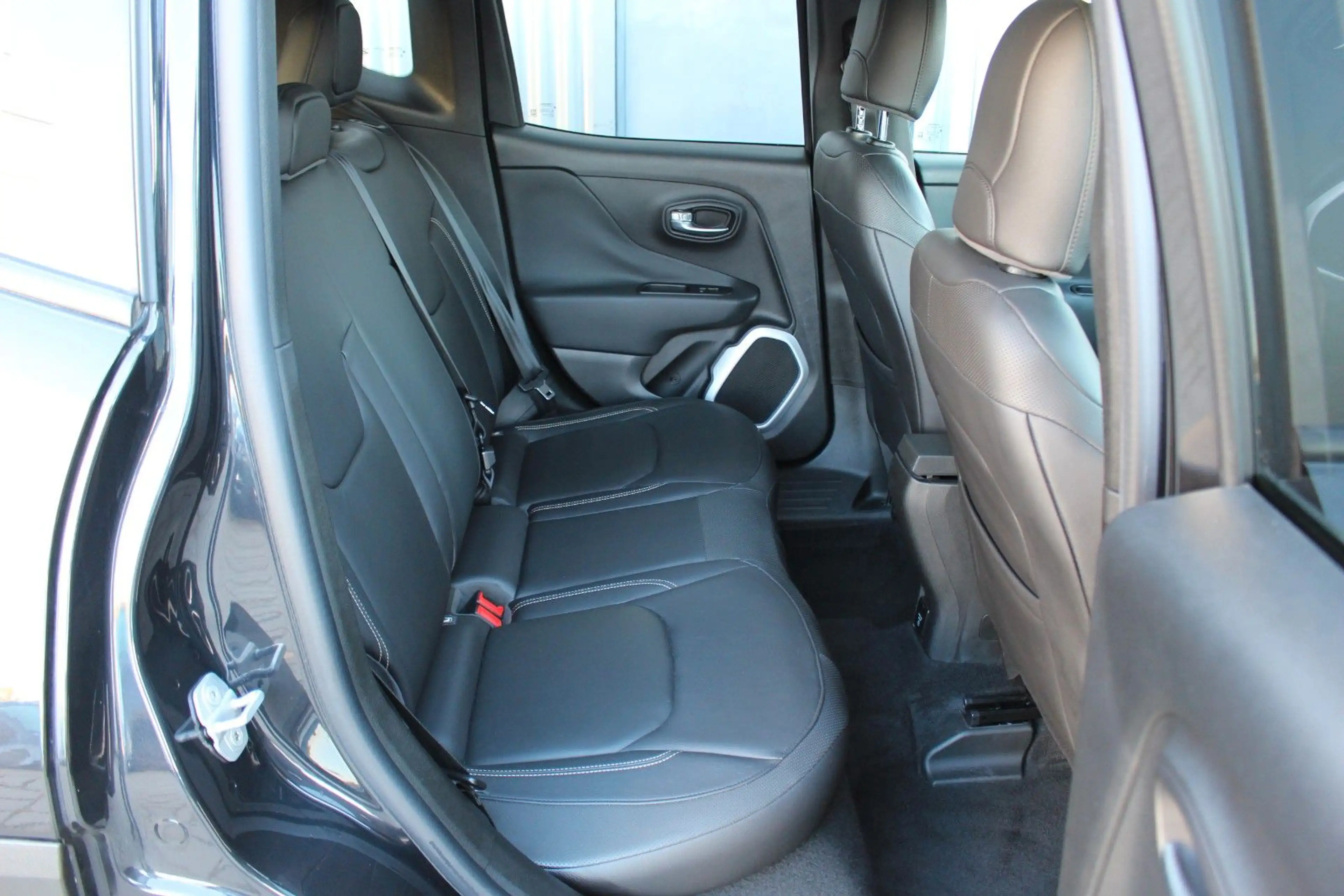 Jeep Renegade 1.4 MultiAir Limited FWD+ACC+Leder — photo 14