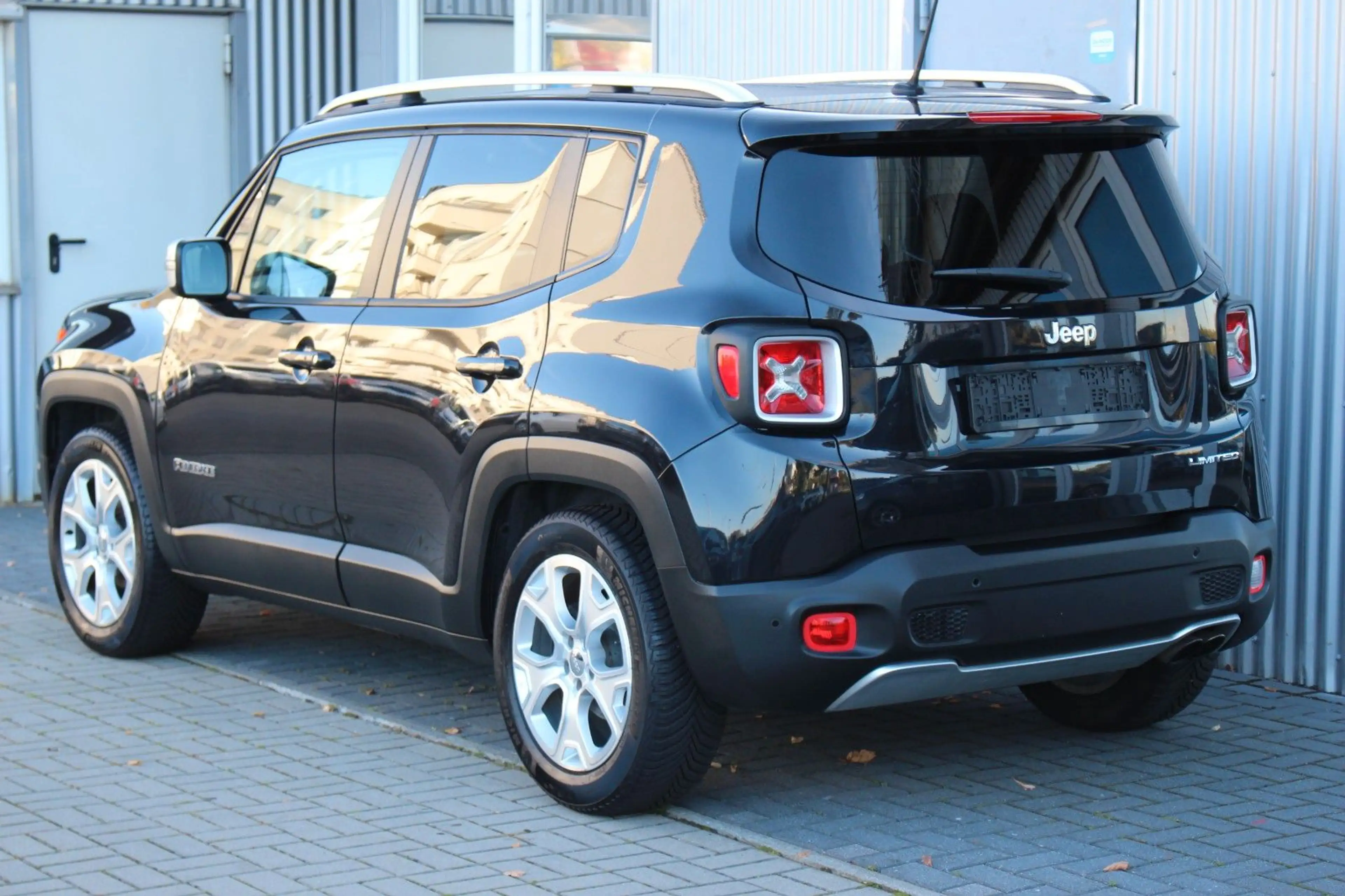 Jeep Renegade 1.4 MultiAir Limited FWD+ACC+Leder — photo 4
