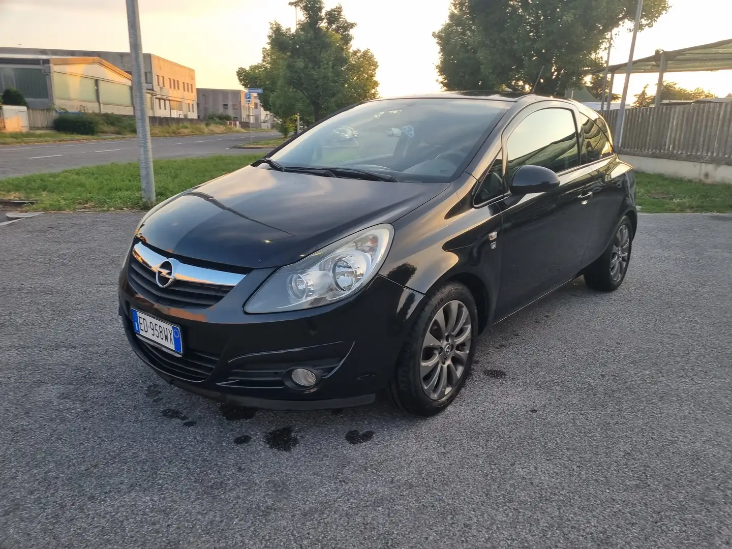Opel Corsa Corsa IV 2010 3p 1.2 Edition 85cv Nero - 1
