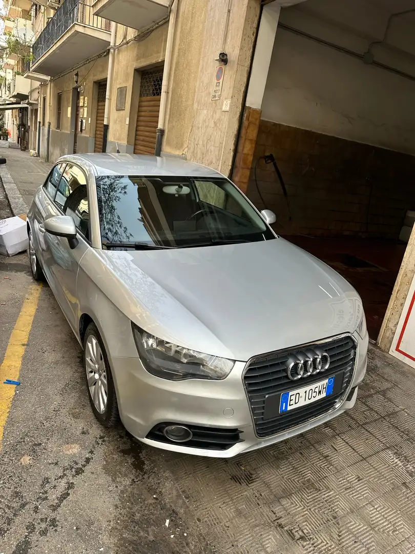 Audi A1 1.6 tdi Attraction 105cv - 1