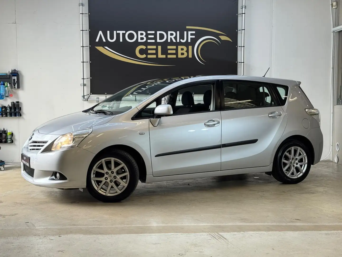 Toyota Verso 1.8 VVT-i Business 2011 GRIJS AUT|PANO|CAMERA Grijs - 2