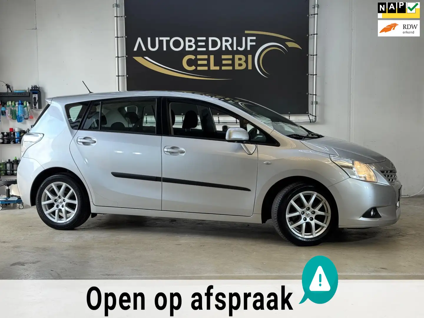 Toyota Verso 1.8 VVT-i Business 2011 GRIJS AUT|PANO|CAMERA Grijs - 1