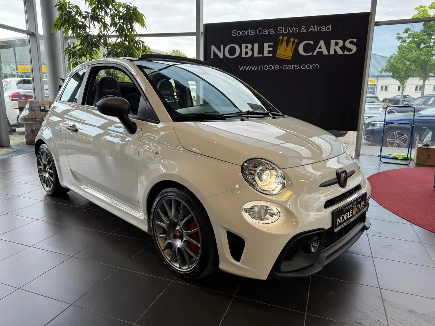 Abarth 695C 695 C SHZ BEATS NAVI LEDER Bílá - 1