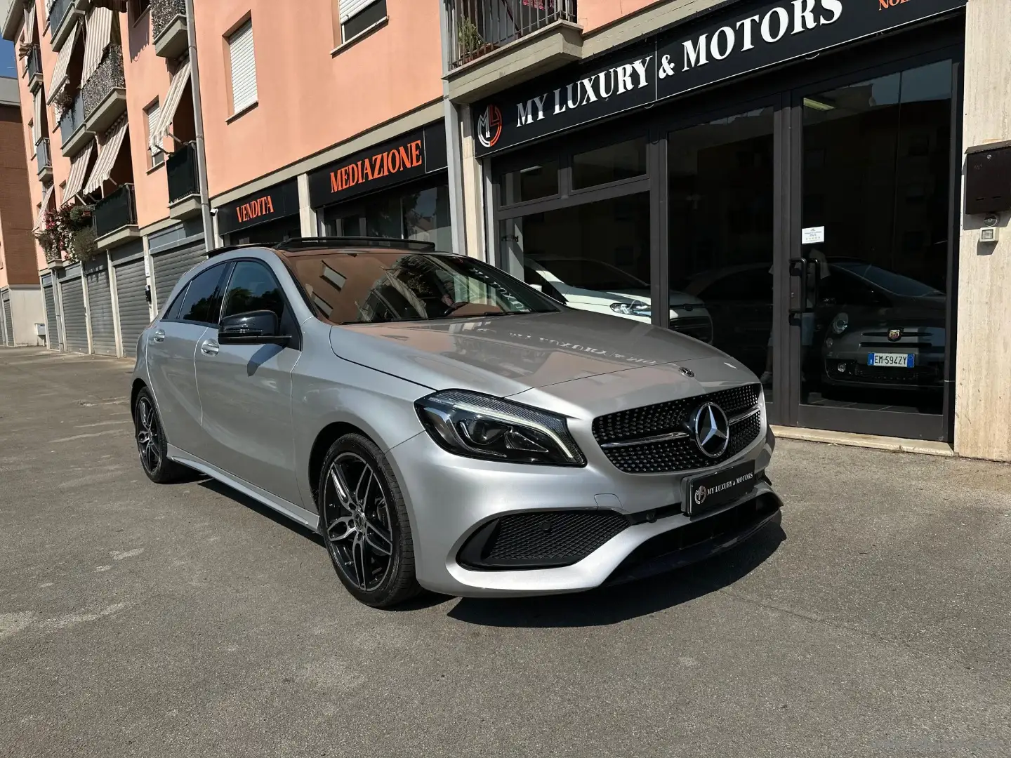 Mercedes-Benz A 180 A 180 d Automatic Premium AMG - 1