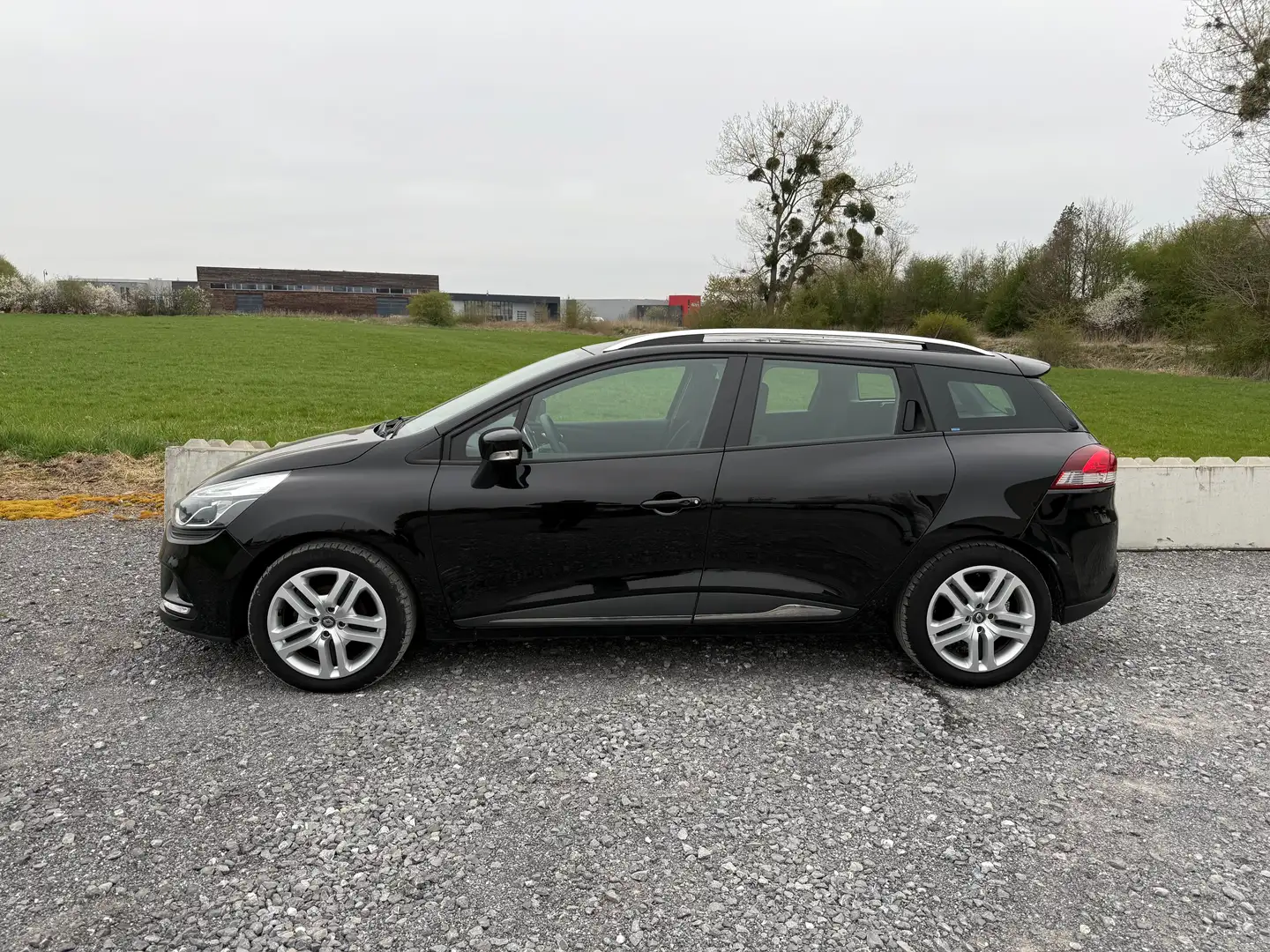Renault Clio 0.9 TCe 90CH **8.000eHTVA Garantie 1AN** Noir - 2