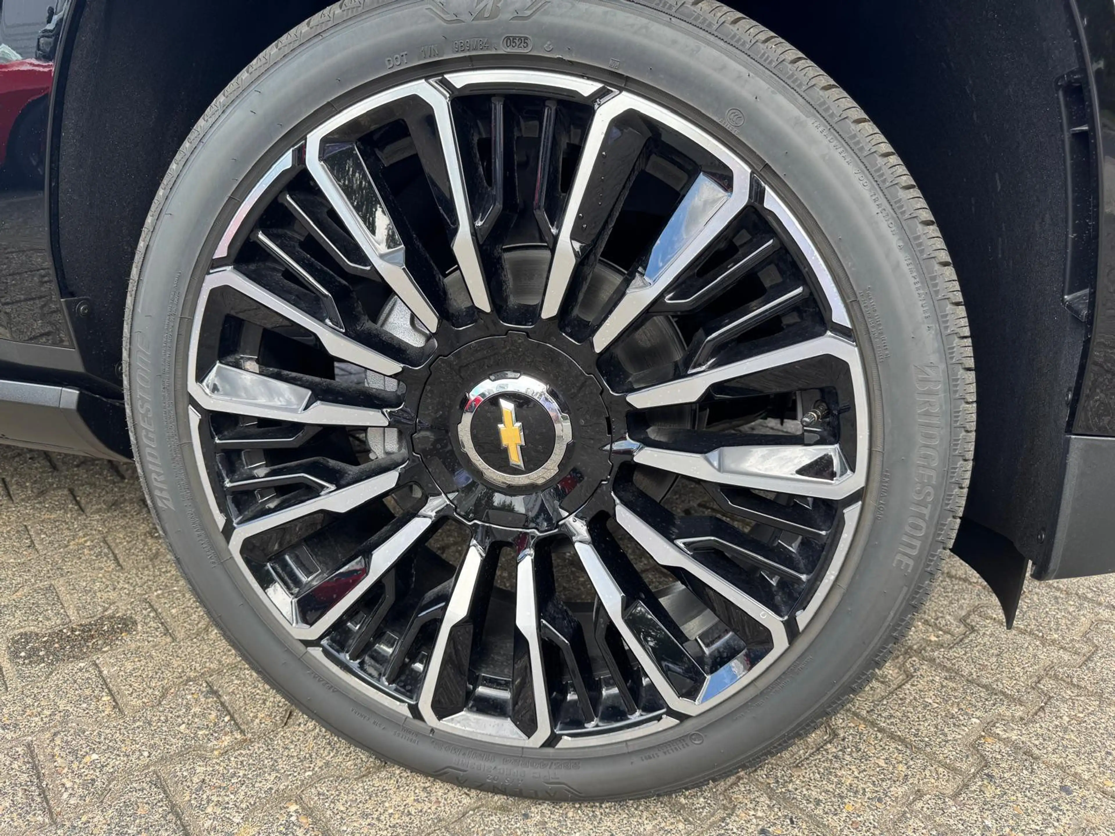 Chevrolet Suburban 6.2l High Country 2026 + 24" + 4 Jahren Garantie — photo 2