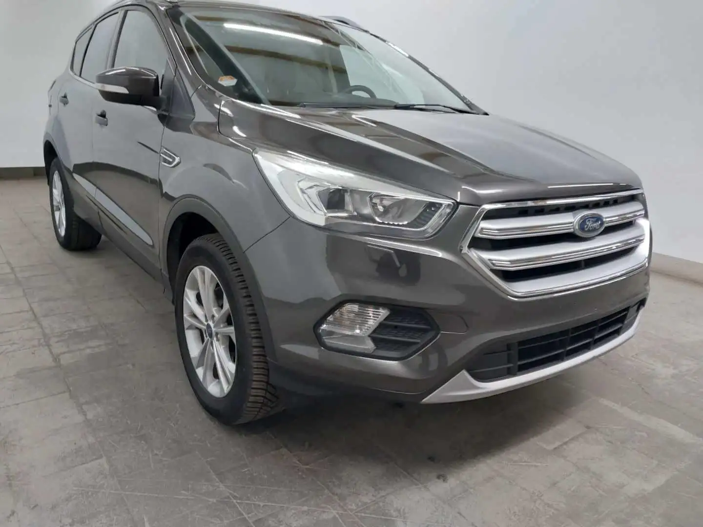 Ford Kuga 1.5 EcoBoost  Titanium Gris - 2
