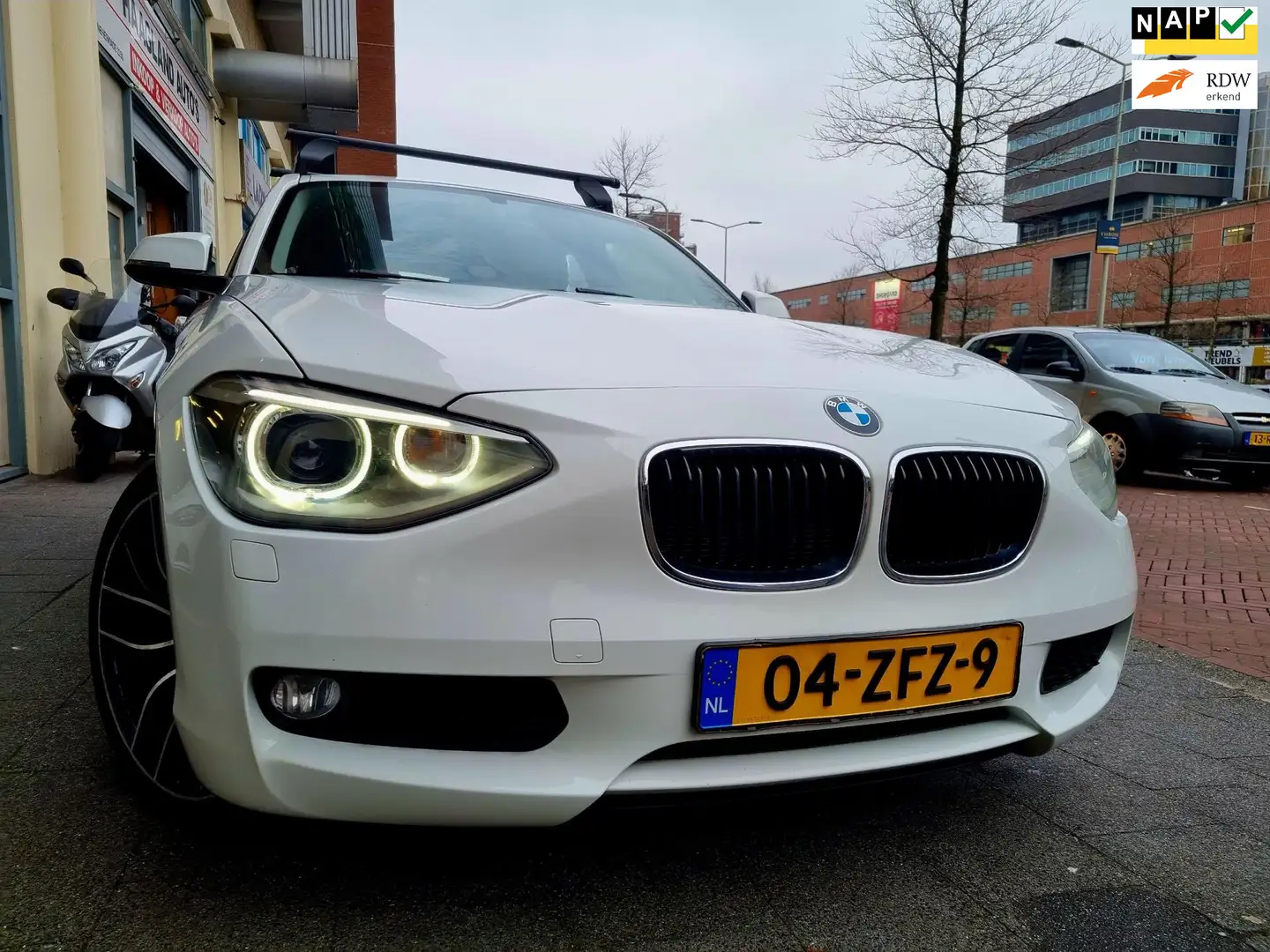 BMW 114 1-serie 114i Business+ Navi Airco ElecRam xenon Blanc - 1