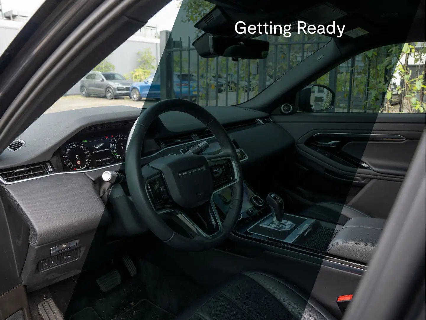 Land Rover Range Rover Evoque 1.5 P300e AWD HSE Grijs - 2