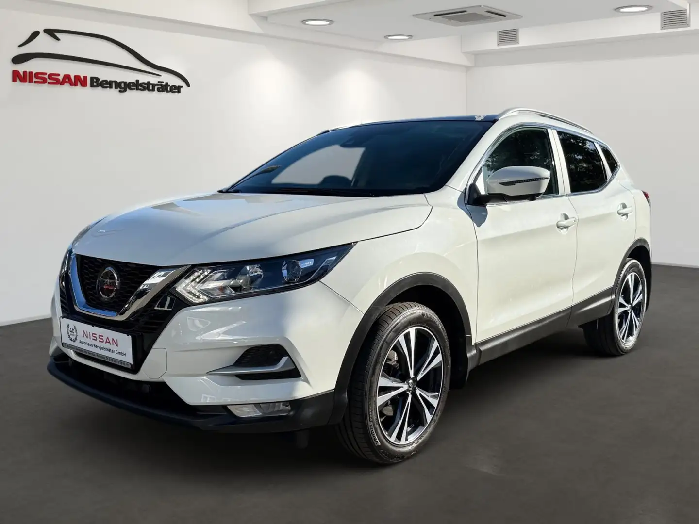 Nissan Qashqai 1.3l DIG-T Zama Automatik Weiß - 2