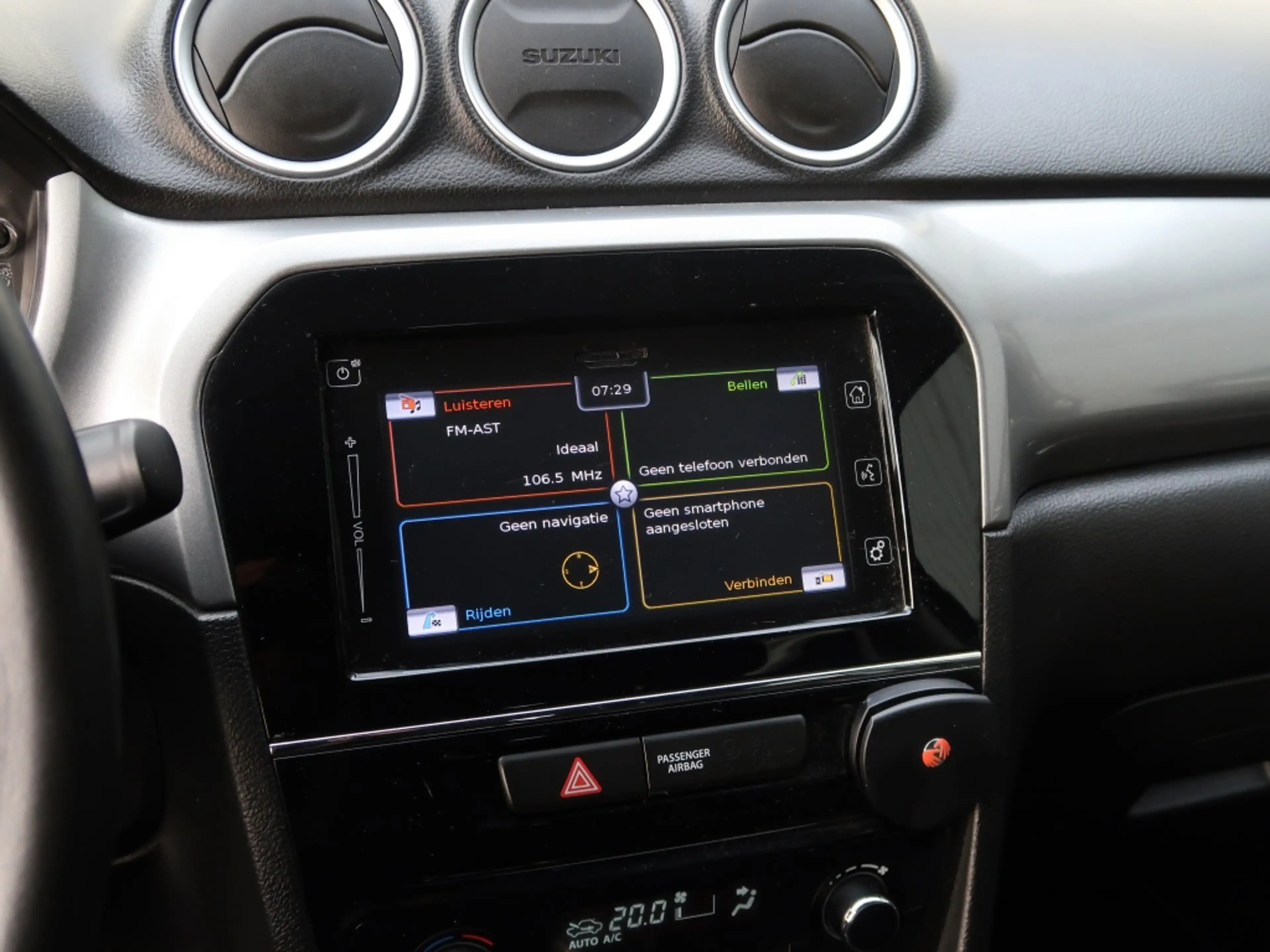 Suzuki Vitara 1.6 Exclusive | Trekhaak | Navigatie | Cruise Cont — photo 15
