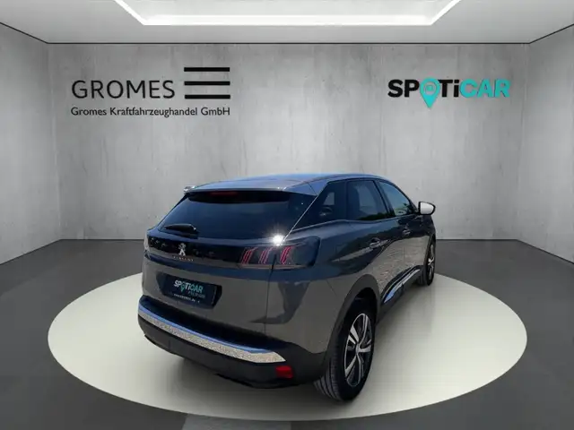 Peugeot 3008 view 3
