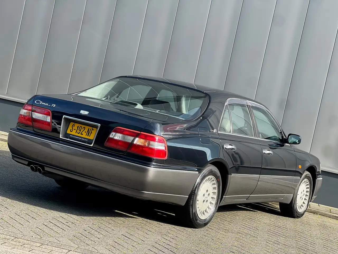 Nissan CIMA V8, foto 3