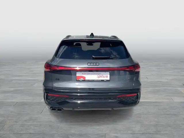 Audi Q5 view 5